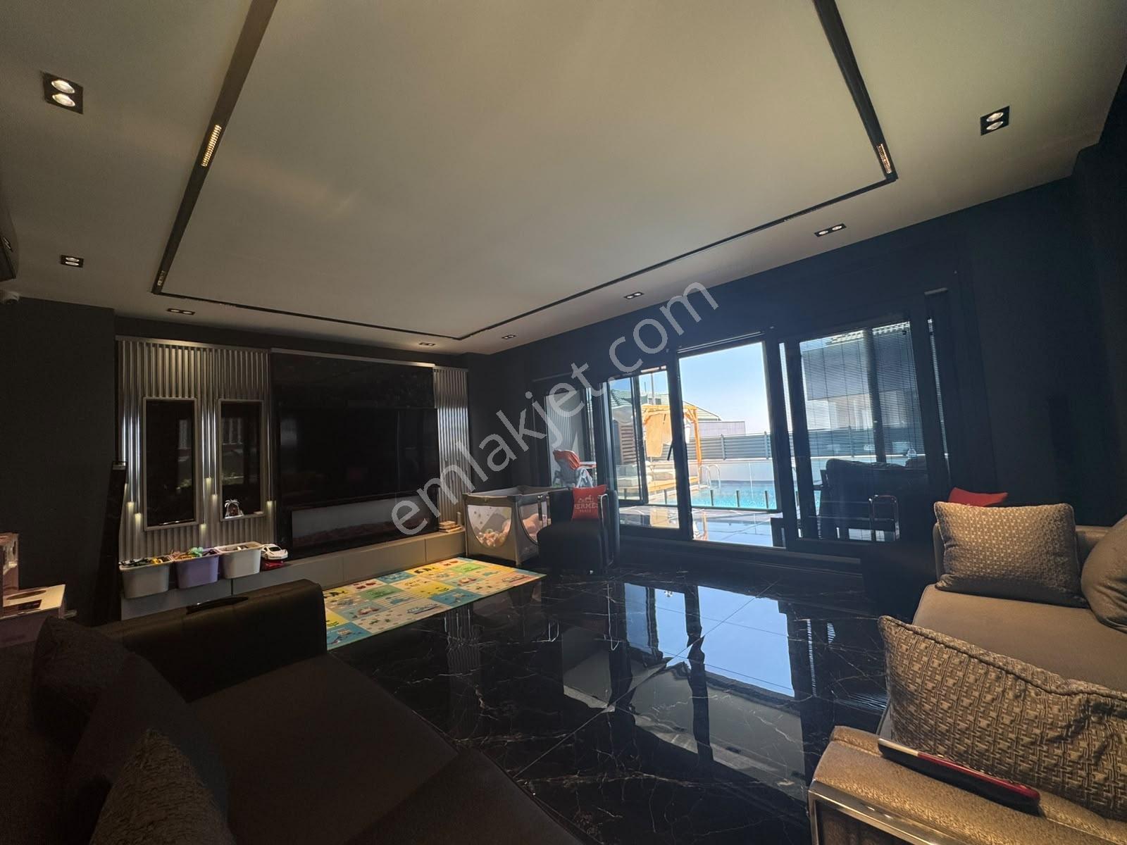 Remax Hedef Ten Büyükçekmece Kumburgaz Özel İç Dizayn 5+2 Villa - Görsel 28