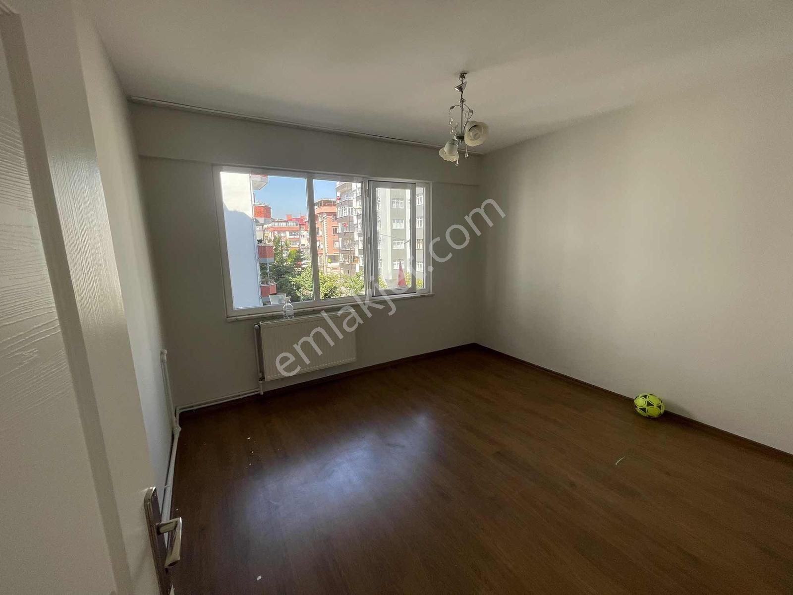 Cumhuriyet Caddesinde Kiralık Temiz 2+1 Daire - Görsel 12
