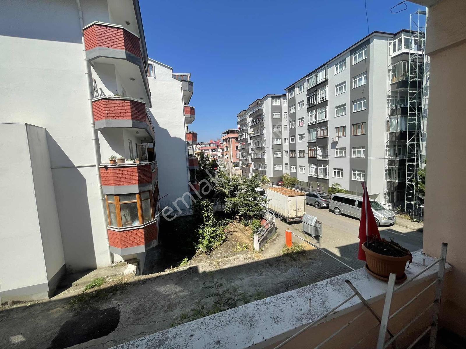 Cumhuriyet Caddesinde Kiralık Temiz 2+1 Daire - Görsel 16