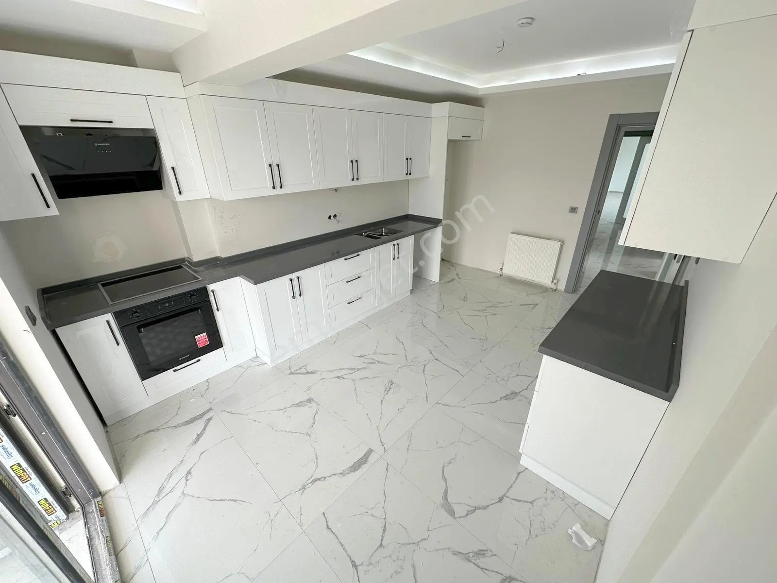 Ovacık Mahallesinde Tam Donanımlı Sitede 3+1 Satılık Daire | Prestijli Ve Konforlu Yaşam - Görsel 3
