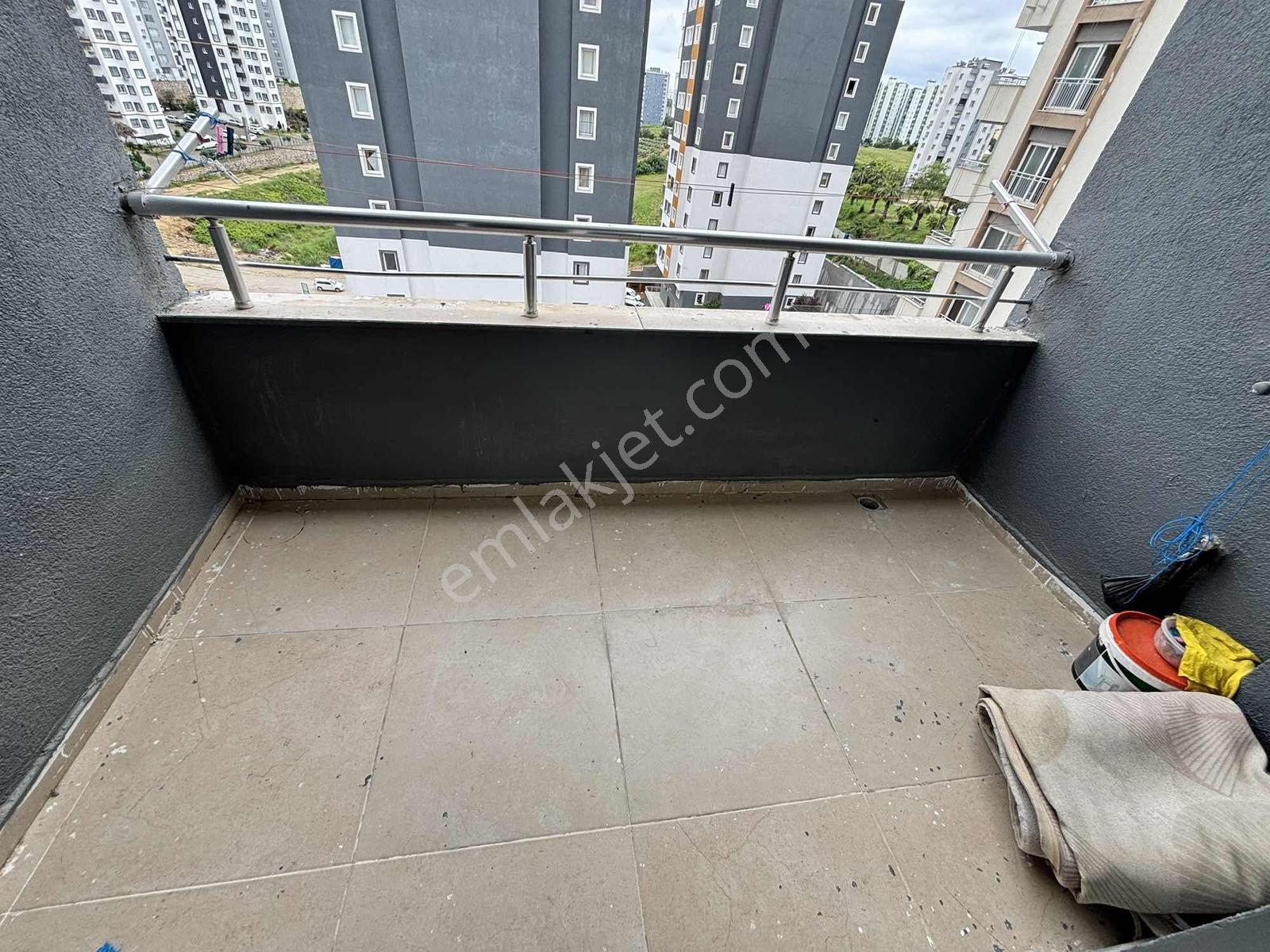 Havuzlu~site~içerisinde~geniş~oturumlu~1+1~sınırsız~kredi~imkanı - Görsel 8