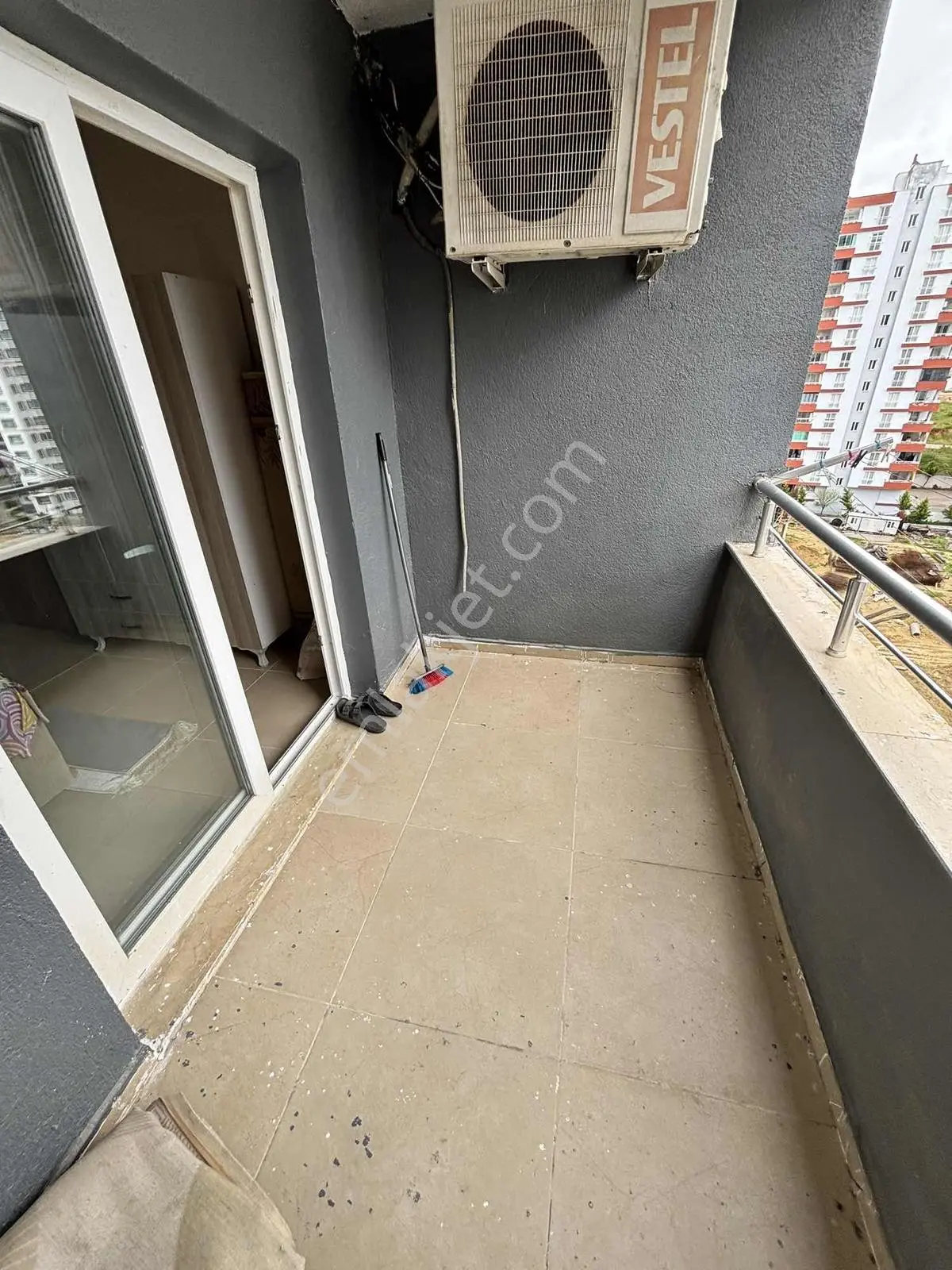 Havuzlu~site~içerisinde~geniş~oturumlu~1+1~sınırsız~kredi~imkanı - Görsel 12