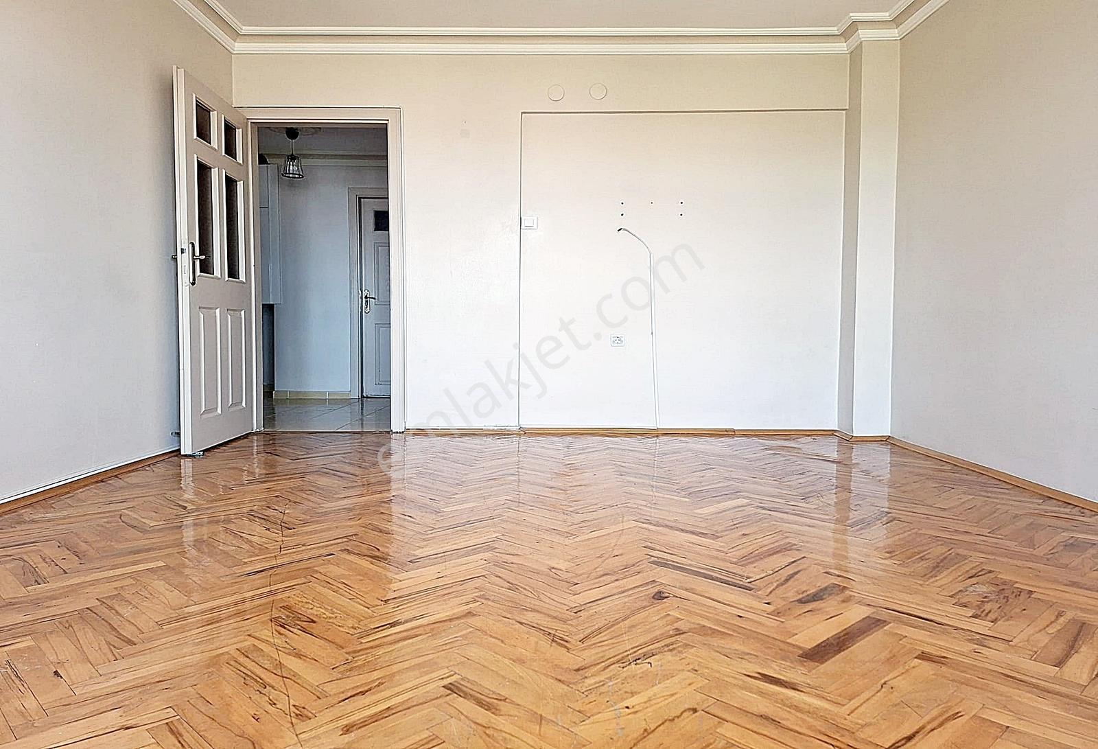 Ufuktepe Cd. Üzeri Pazar Yeri Yakını 3+1 Kiralık Daire - Görsel 2