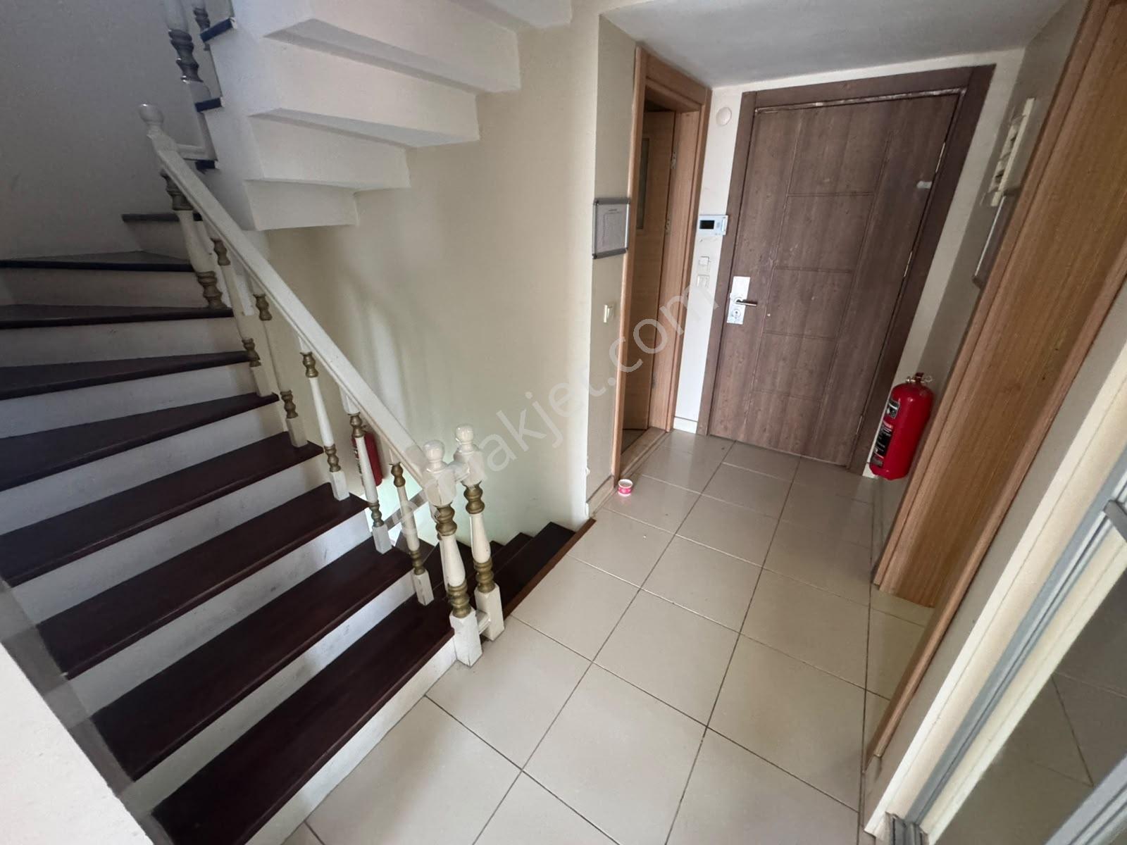 Crystal Continental Sitesinde Satılık 5+1 Villa - Görsel 20