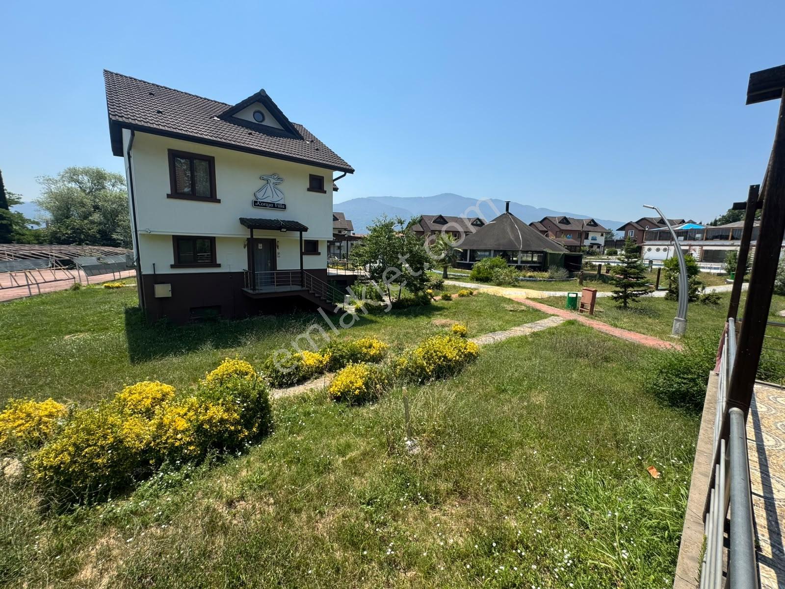 Crystal Continental Sitesinde Satılık 5+1 Villa - Görsel 2