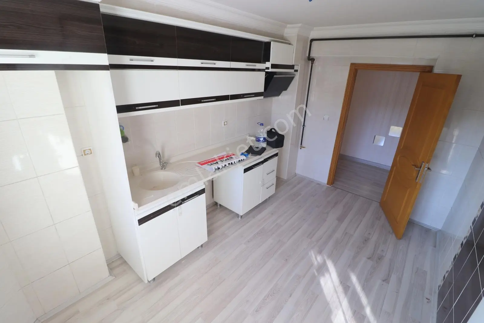 Esertepe Merkezde 3+1 Satılık Daire Ön Cephe Masrafsız İskanlı
