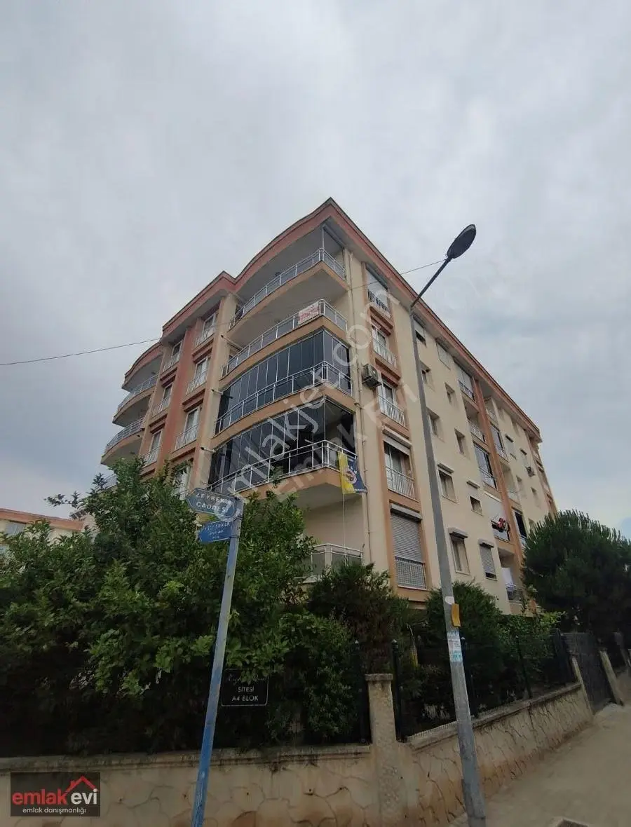 Emlak Evi'nden Zeybek Te Satılık 3+1 Daire