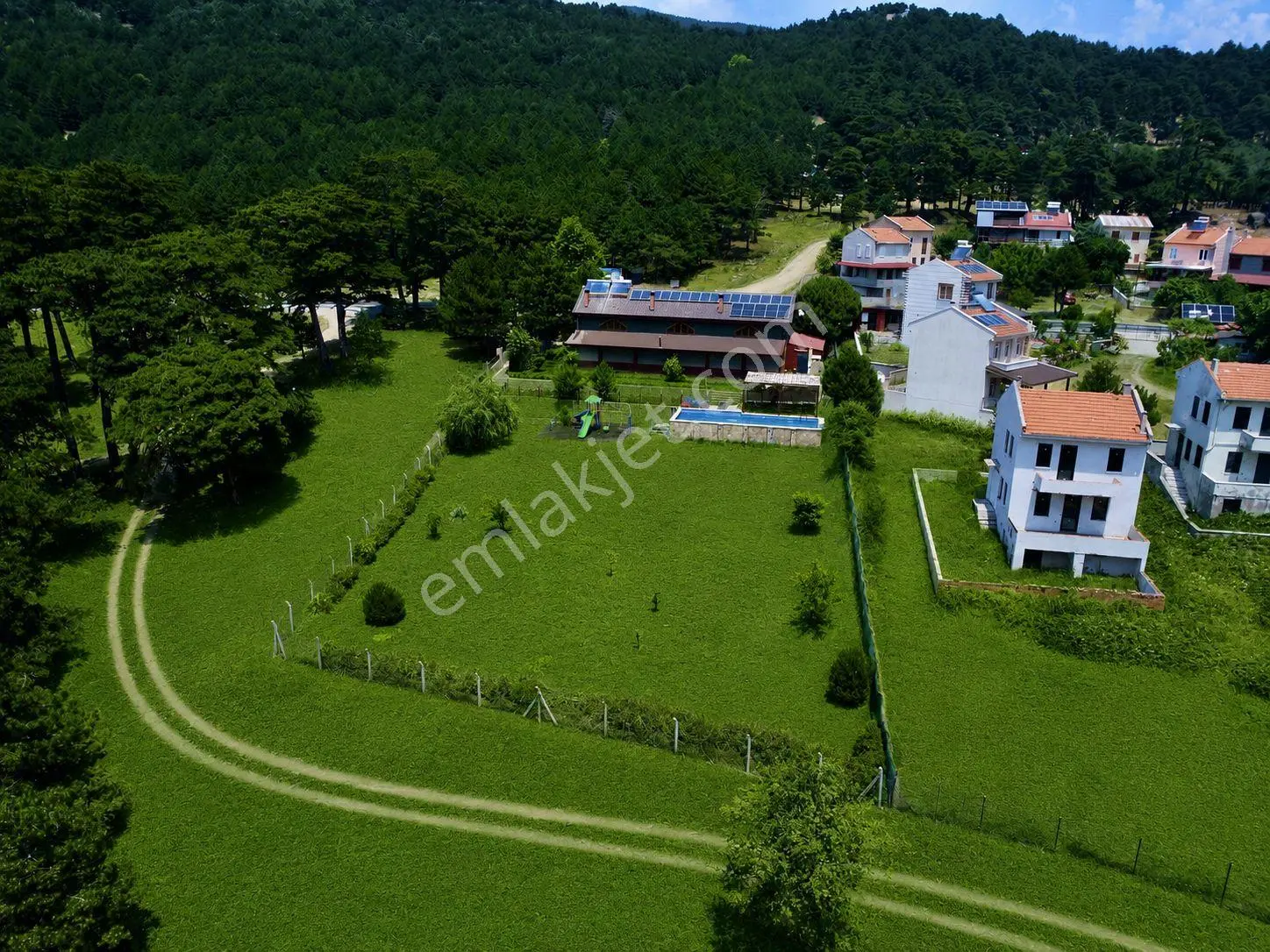 Gümüş'den 2665 M2 Arsa İçerisinde 3 Adet Havuzlu Villa - Dağ Evi - Görsel 5