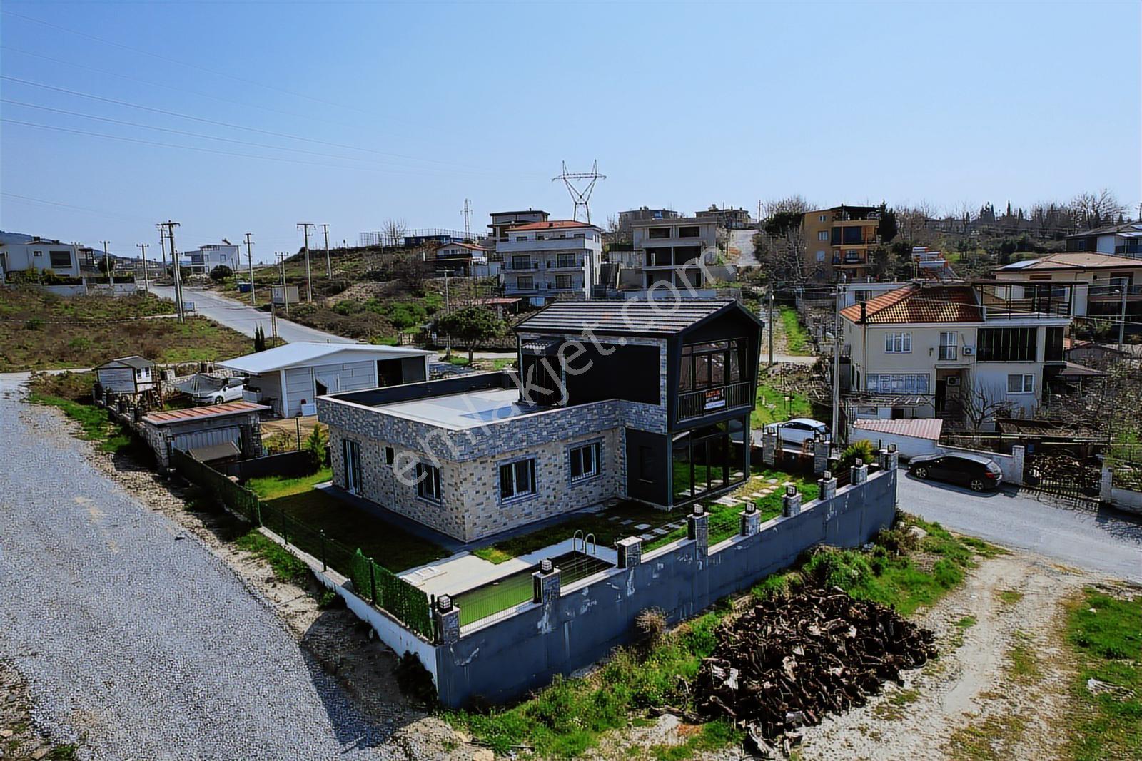 Kuşadası Yaylaköy'de Deniz Manzaralı Özel Havuzlu Lüks Villa - Görsel 4