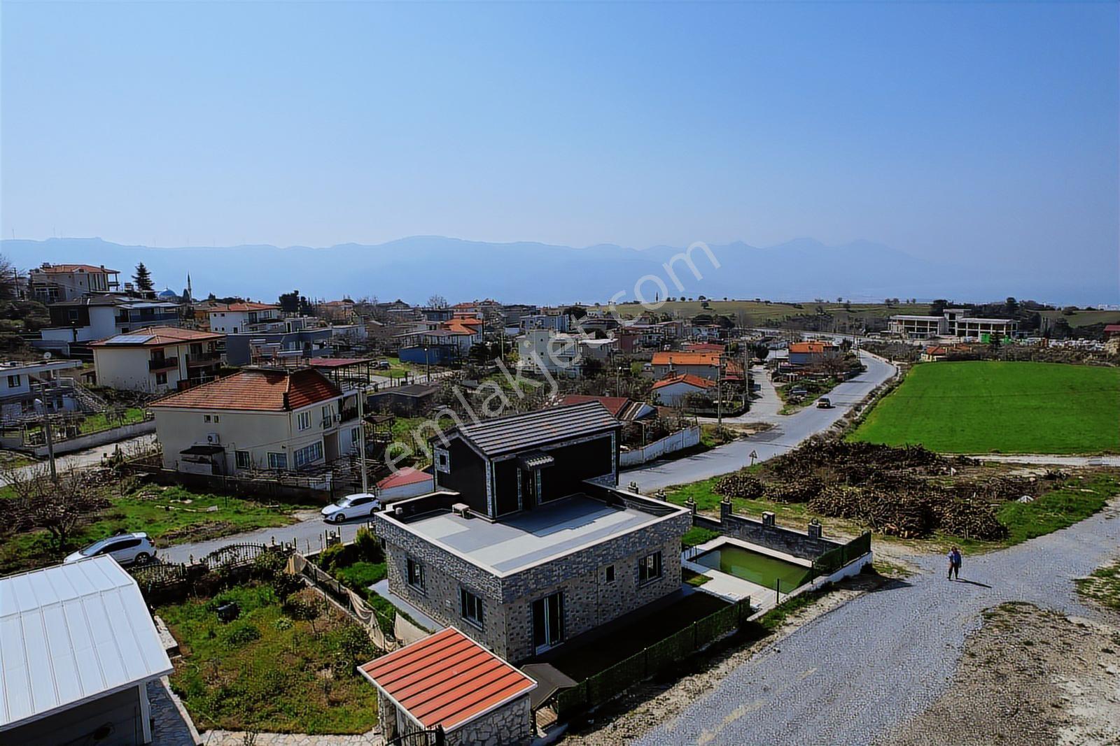 Kuşadası Yaylaköy'de Deniz Manzaralı Özel Havuzlu Lüks Villa - Görsel 12
