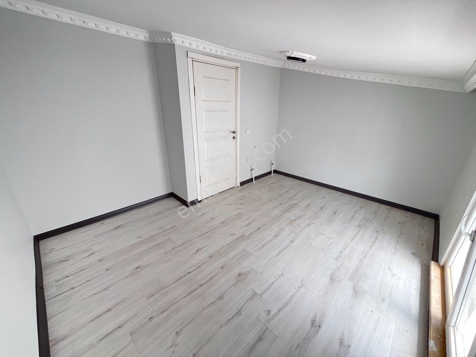 Denizin Ve Marketlerin Hemen Yanında 4+1 Değerli Konumda Villa - Görsel 22