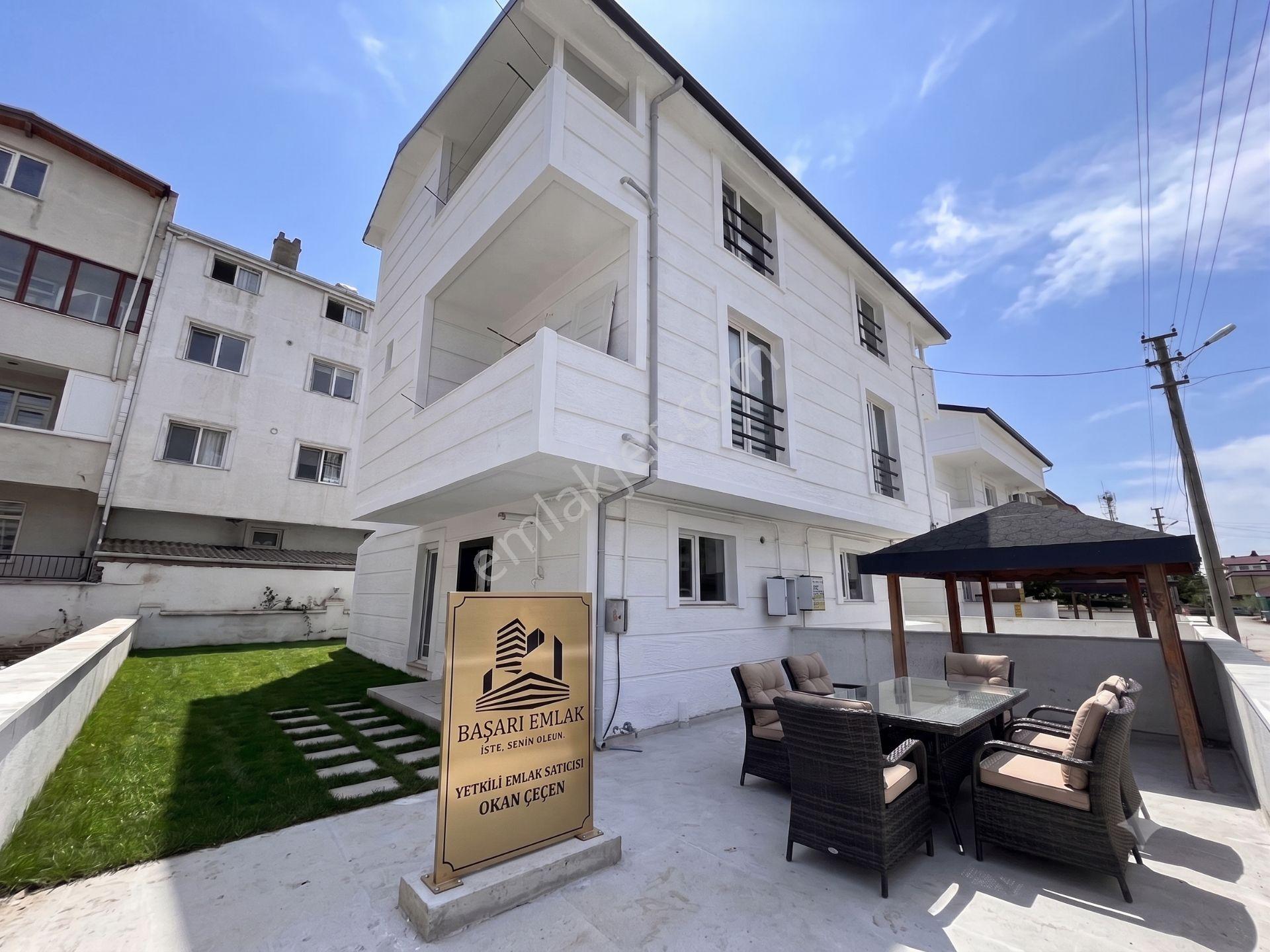 Denizin Ve Marketlerin Hemen Yanında 4+1 Değerli Konumda Villa