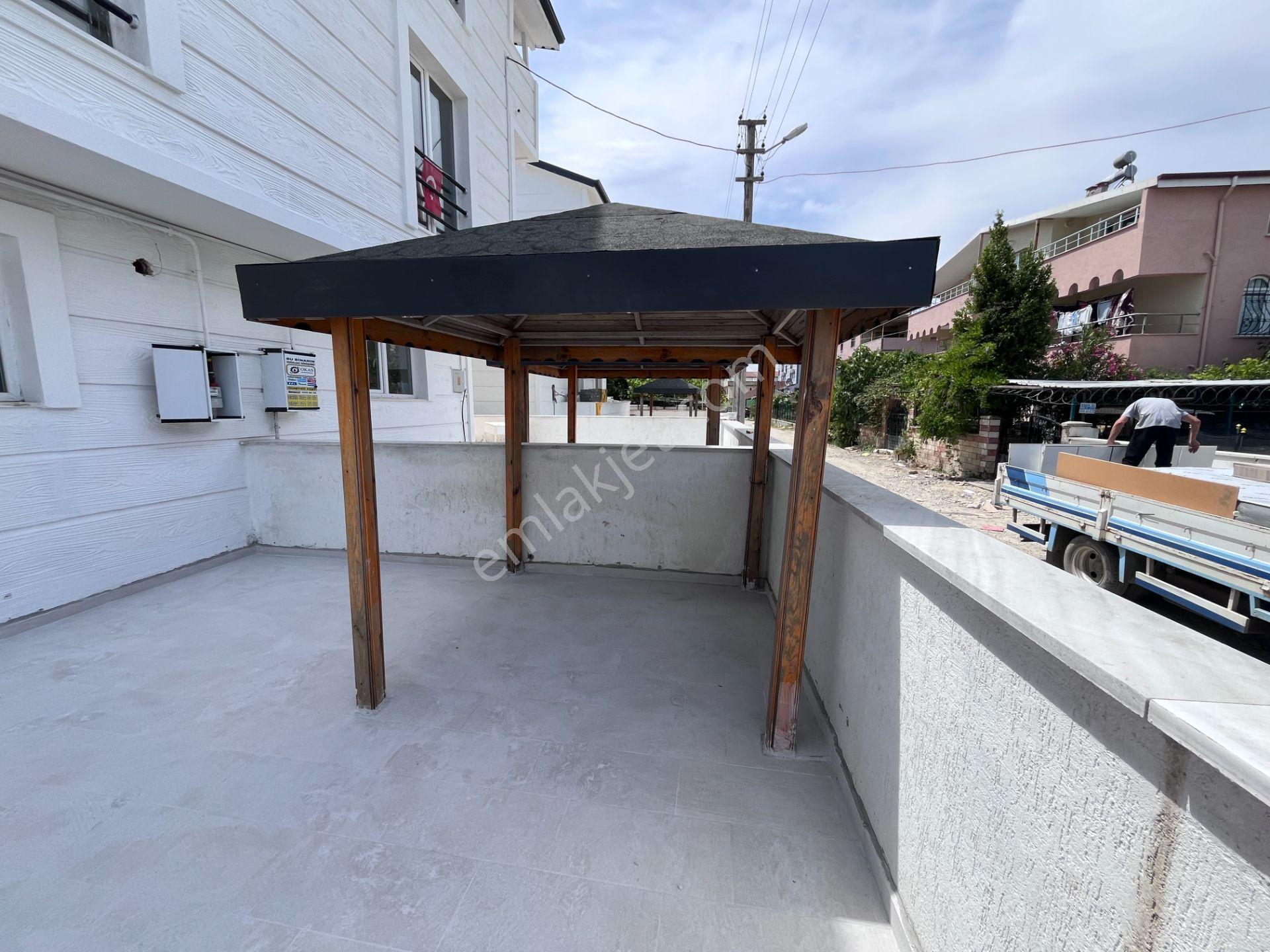 Denizin Ve Marketlerin Hemen Yanında 4+1 Değerli Konumda Villa - Görsel 6
