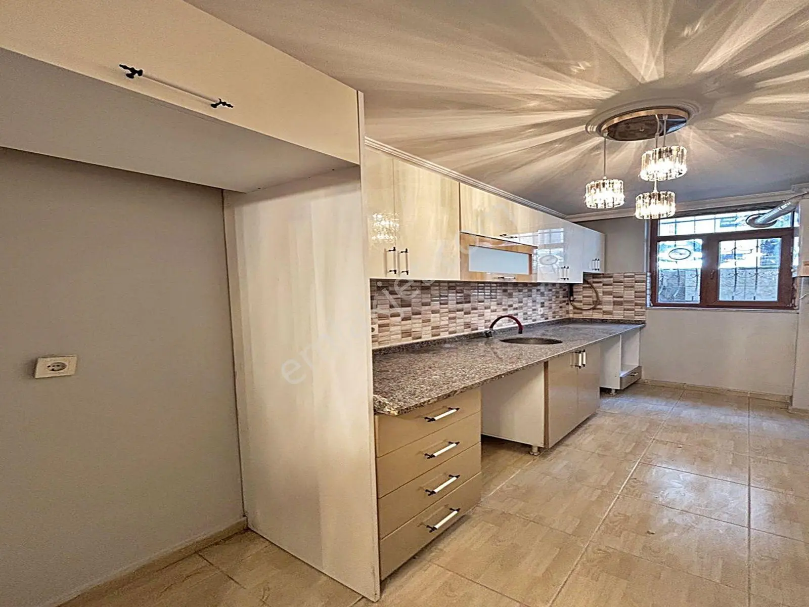 Cadde34 Yapı'dan Ebeveyn Banyolu Krediye Uygun Masrafsız Oturuma Uygun Acil Satılık Bahçe Katı - Görsel 8