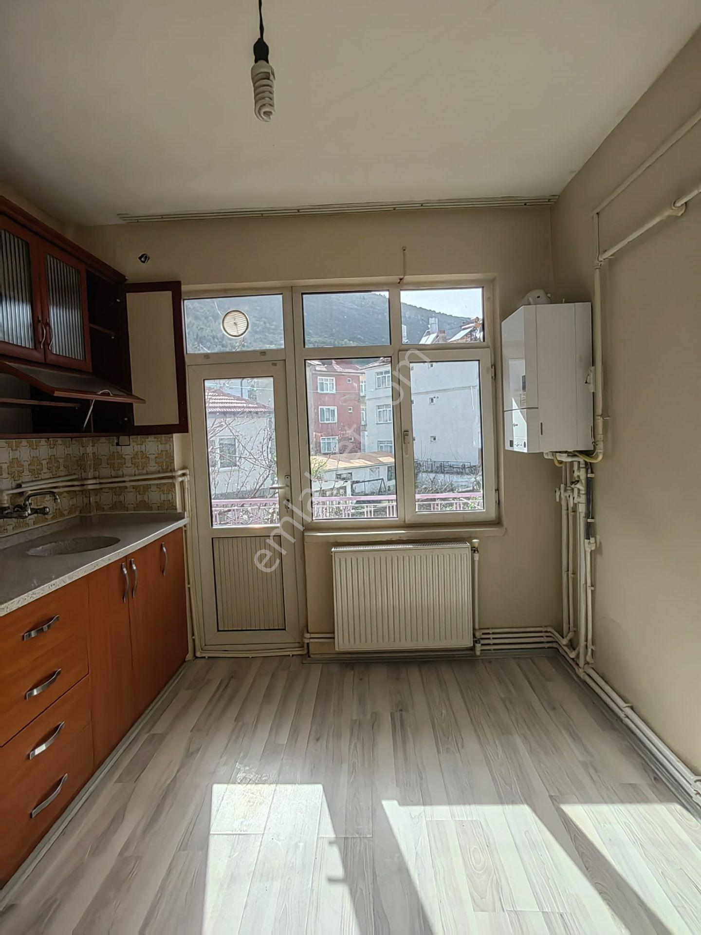 Akçay Emlak'tan Akşehir Gazi Pazarı Civarında Bakımlı Ara Kat Kiralık 3+1 Daire - Görsel 15