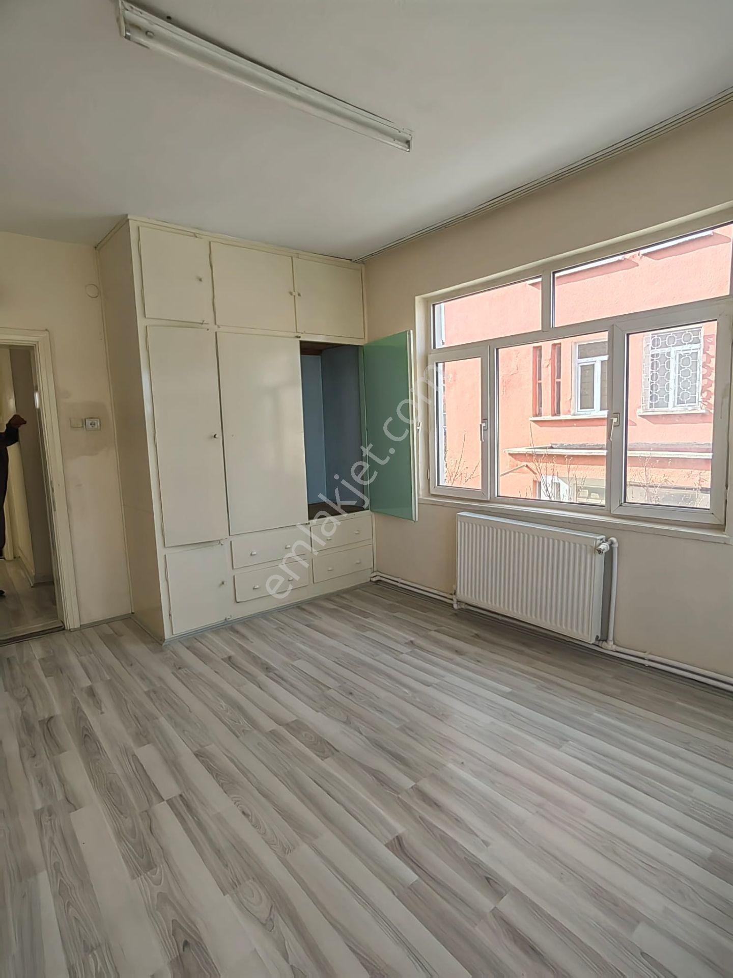 Akçay Emlak'tan Akşehir Gazi Pazarı Civarında Bakımlı Ara Kat Kiralık 3+1 Daire - Görsel 33