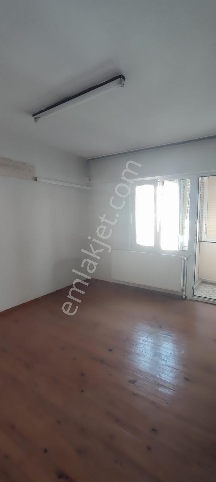 Yeni Mahalle'de Kiralık 3. Kat 3+1 Doğalgazlı Daire - Görsel 4