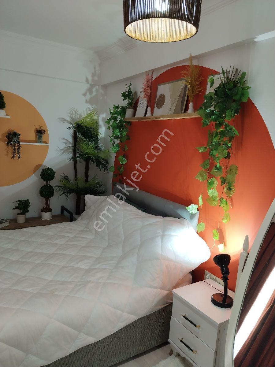 Buca Atatürk Mahallesinde Full Eşyalı 1+1 Kiralık Daire |