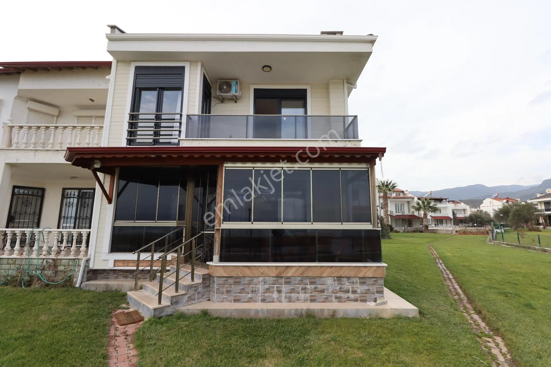 Güre'de Denize Tam Sıfır Konumda Satılık Köşe Villa - Görsel 4