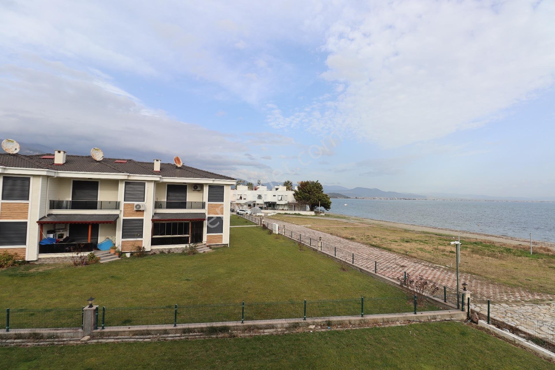 Güre'de Denize Tam Sıfır Konumda Satılık Köşe Villa - Görsel 12