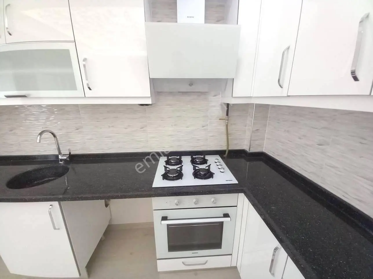 71 Evler Mahallesi Açelya Tramvay Durağı Önü 3+1 Kiralık Daire - Görsel 3