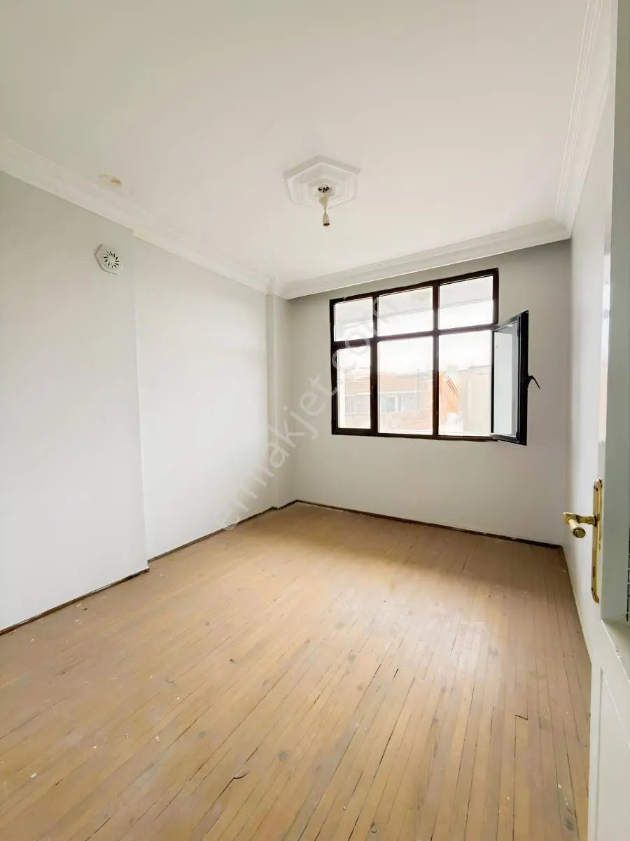 Nova'dan Atatürk Bulvarı Orta Park Karşısında 2+1 Satılık Daire