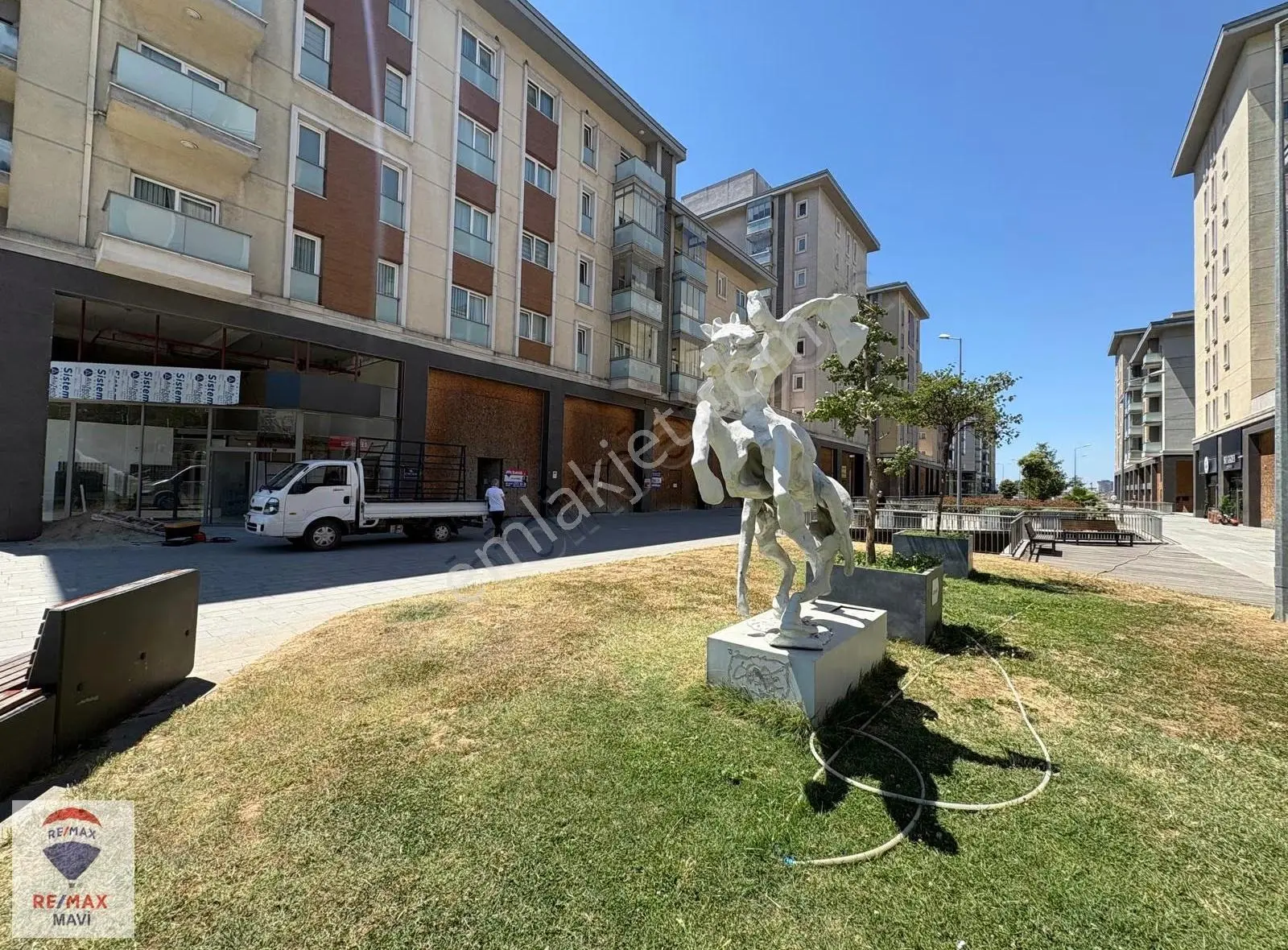 Bayrampaşa Devlet Has. Arkası Kiptaş Sitesi Satılık 46 M²dükkan - Görsel 2