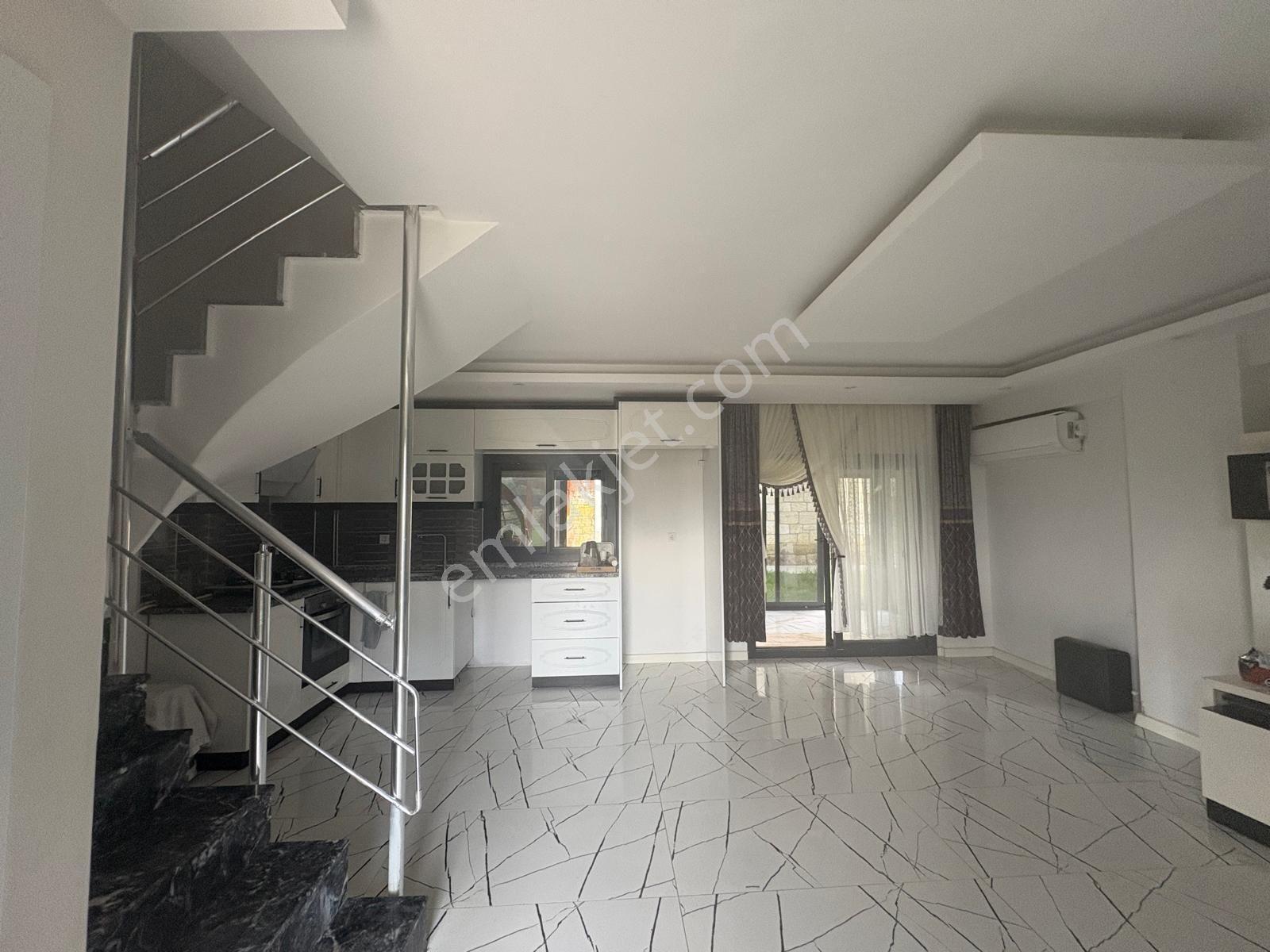 Yeni Foçada4+1 Denize Yakın Site İçerisinde Fırsat Taş Villa.. - Görsel 16