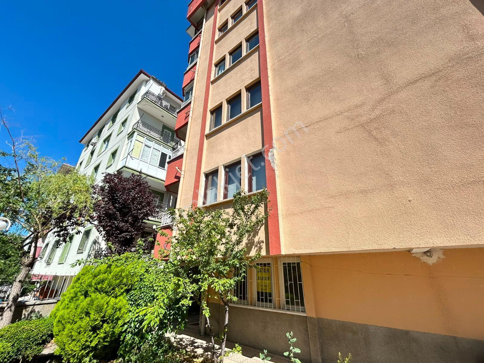 Taner'den Sokullu Caddesinde 2+1 Bahçe Çıkışlı Bahçe Katı - Görsel 6