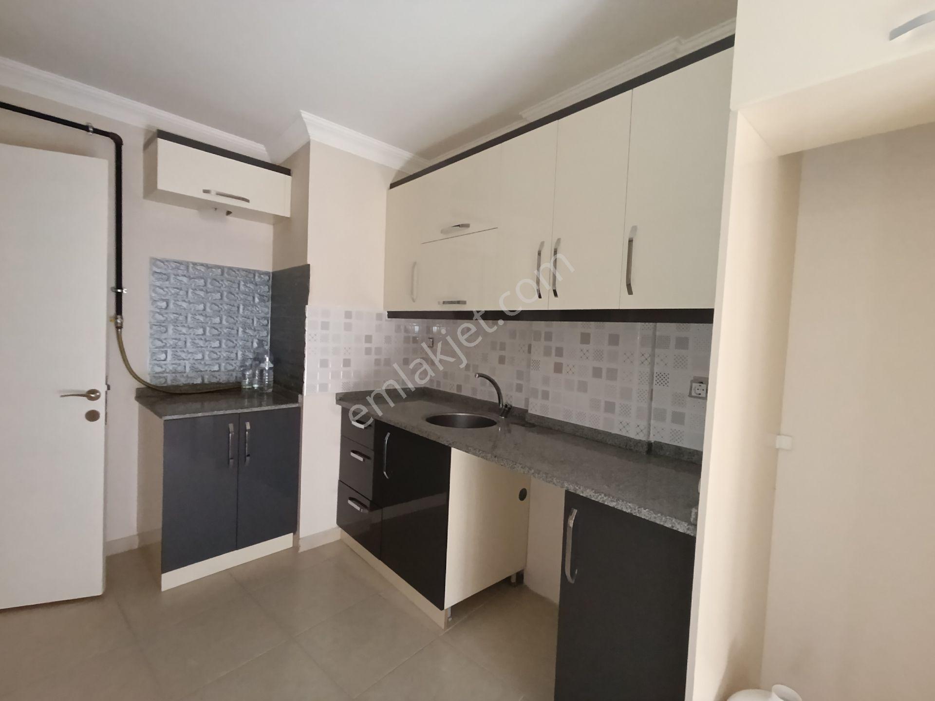 Seferihisar Pazaryeri'nde Merkezi Konumda Kiralık 2+1 Ayrı Mutfak Daire - Görsel 8