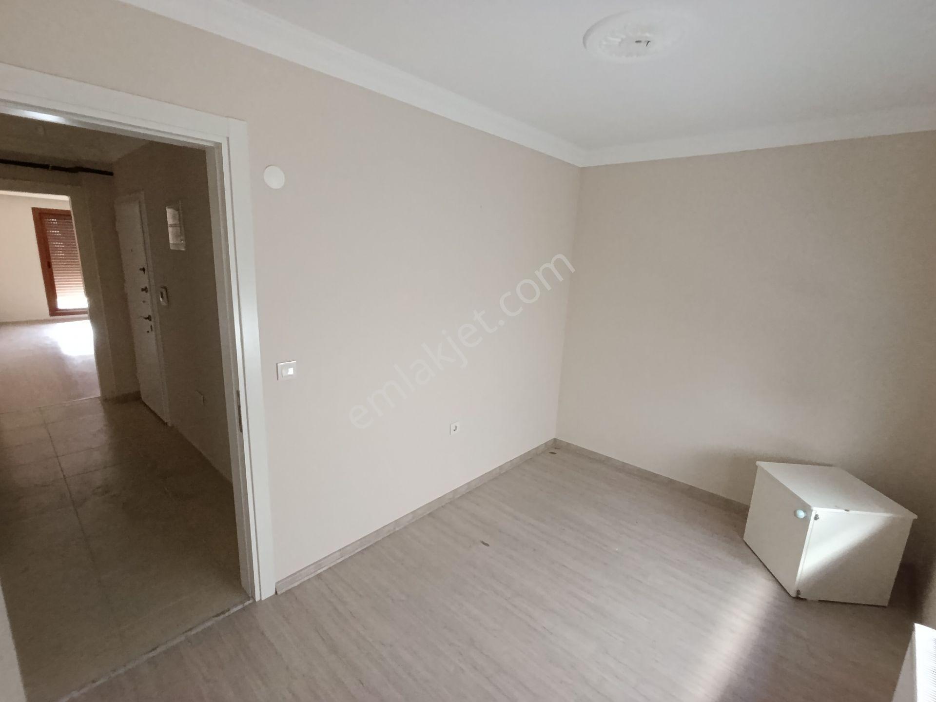 Seferihisar Pazaryeri'nde Merkezi Konumda Kiralık 2+1 Ayrı Mutfak Daire - Görsel 12