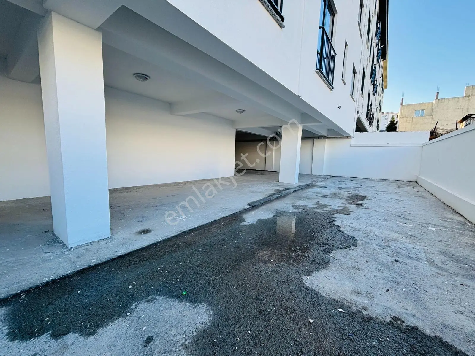Sevinç'ten Kapalı Otoparklı 2+0 Kiralık 'sıfır' Daire - Görsel 3