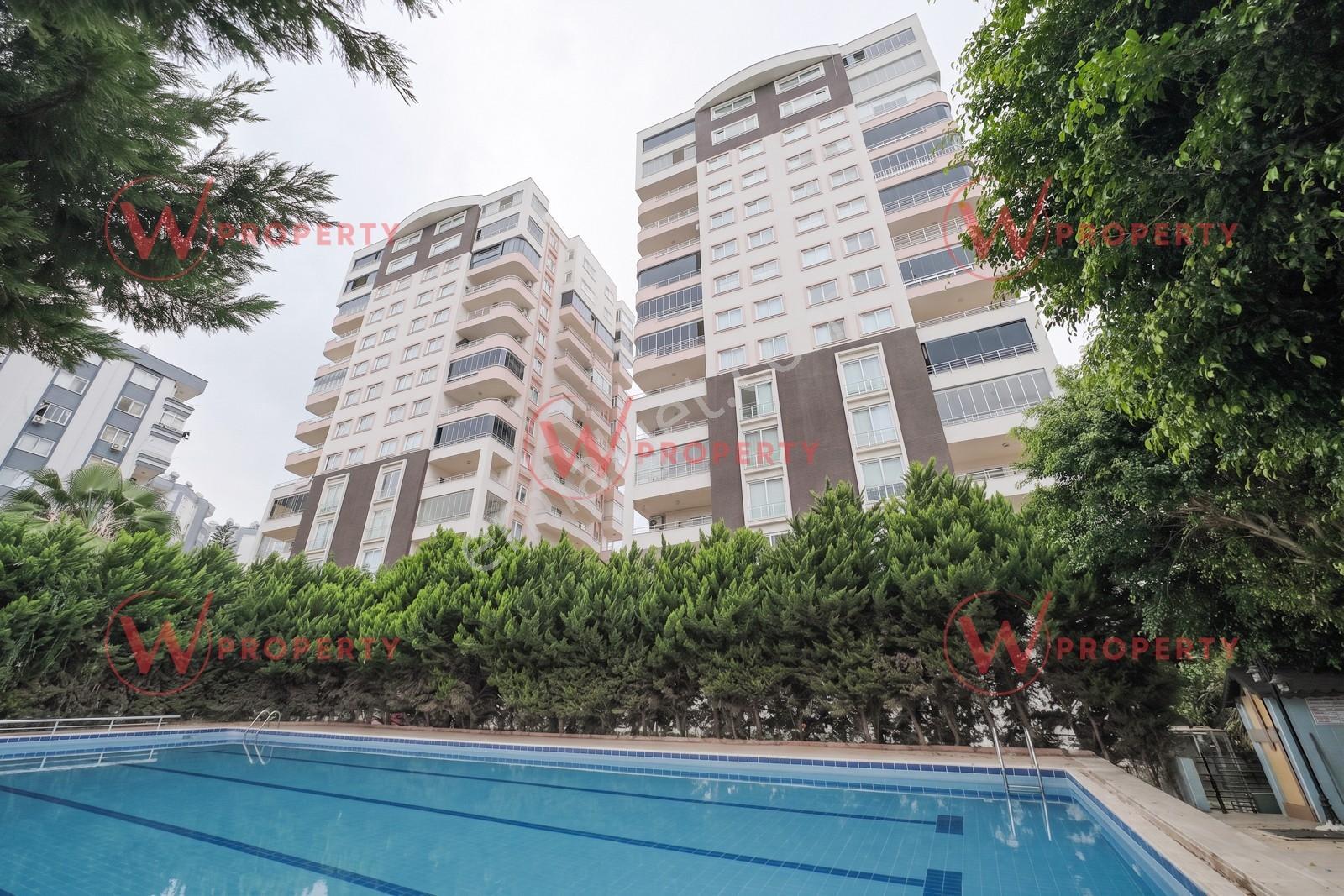 W Property'den Jan Robın Sitesinde Kiralık 4+1