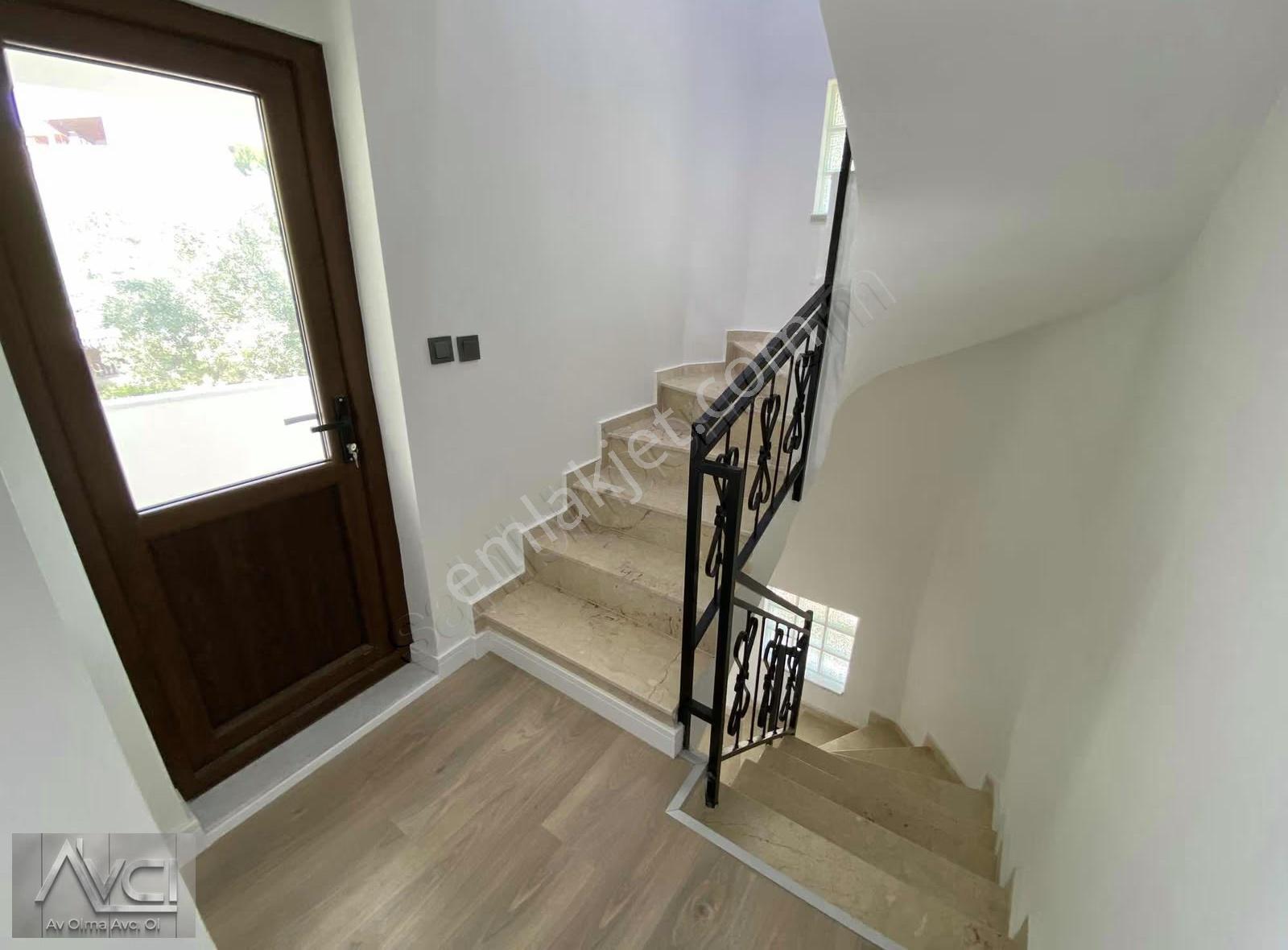 Avcı'dan Havuzlu Site'de Full Tadilatlı Eşyalı Satılık 3+1 Villa - Görsel 35