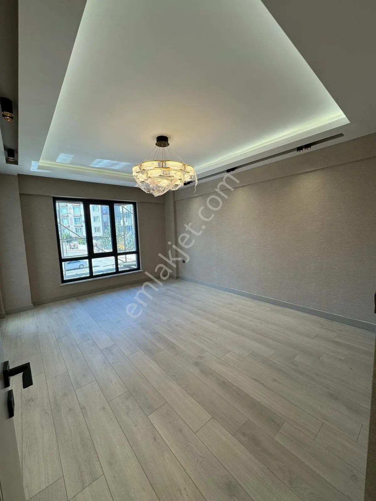 Ymz'den Yılmazlar Plaza Yanında 2,5+1 Sıfır Daire