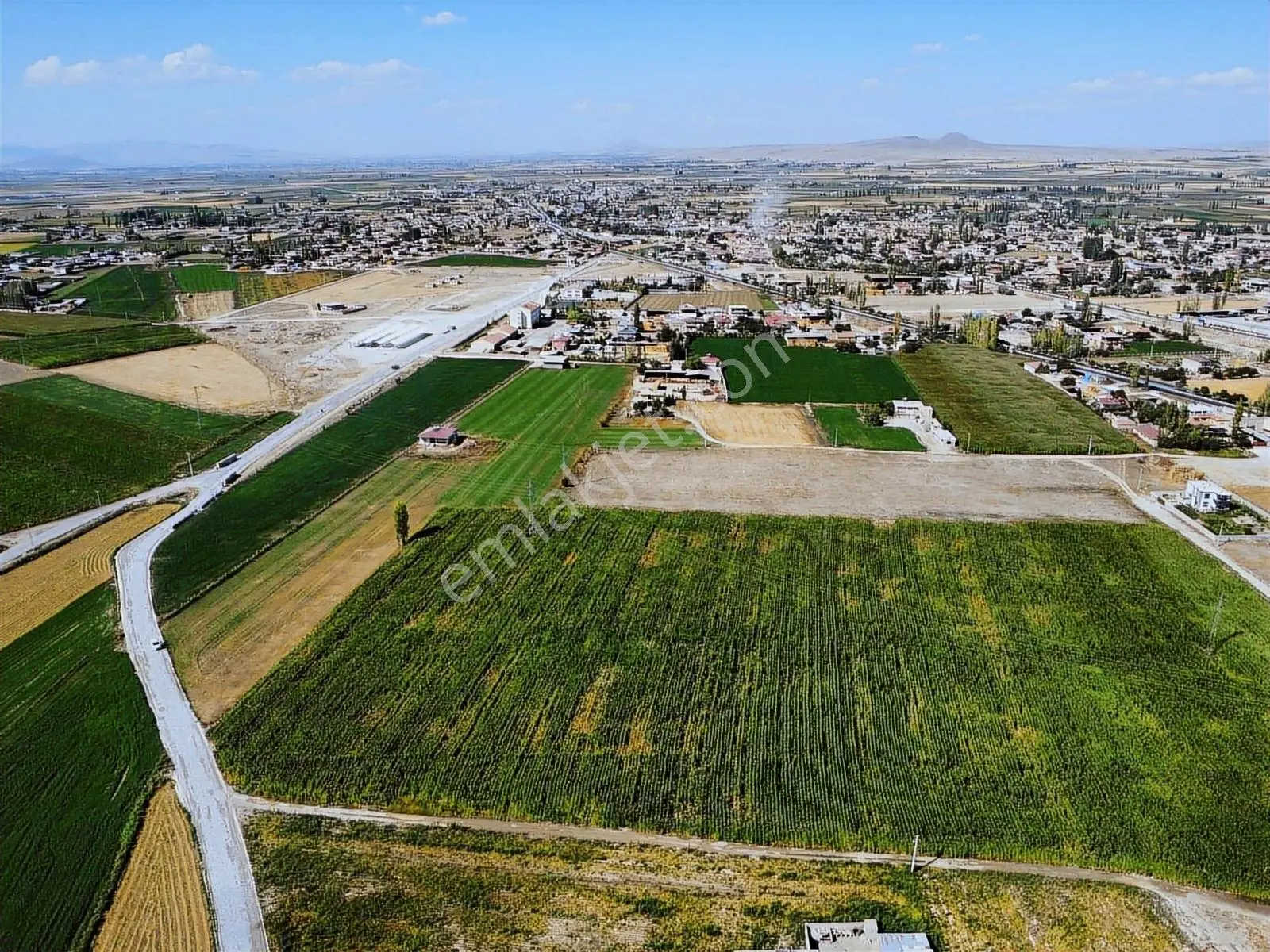 Emin Emlak Niğde Gölcük Merkezde 61 Dönüm İmara Girmiş Tarla