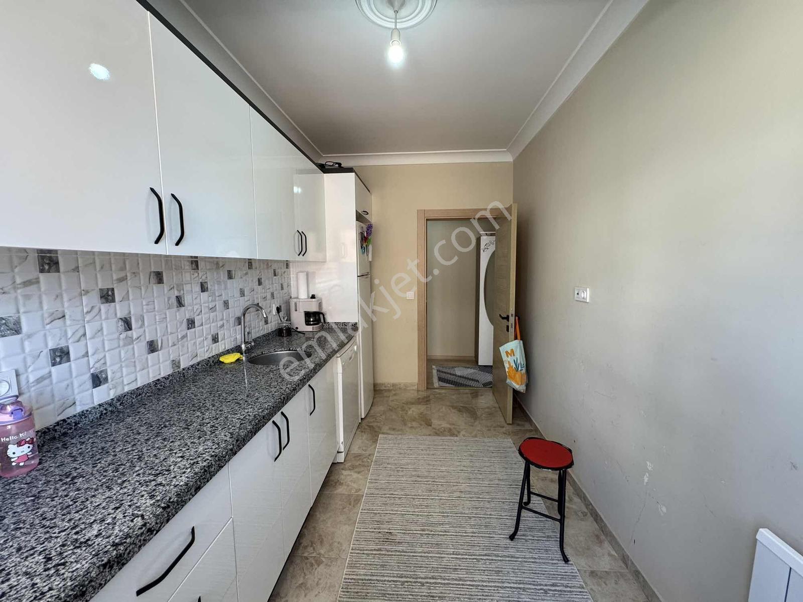 Cumhuriyet Mahallesi'nde Satılık 2+1 Daire 85 M² 5 Yıllık Bina 2 - Görsel 9
