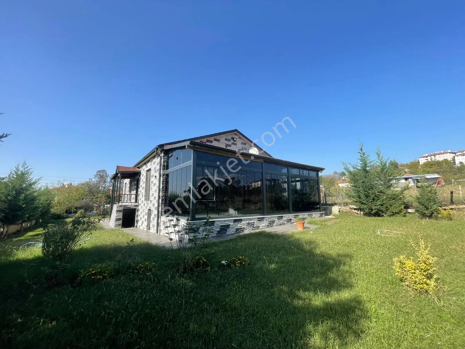 Kw Metsa'dan Sallar Mah. 1.185 M² Arsa İçinde Satılık Villa