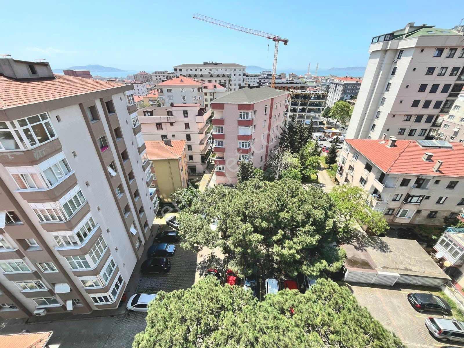 Maltepe Bağlarbaşı Mah İnönü Cd Merkezi Lokasyonda Satılık3+1