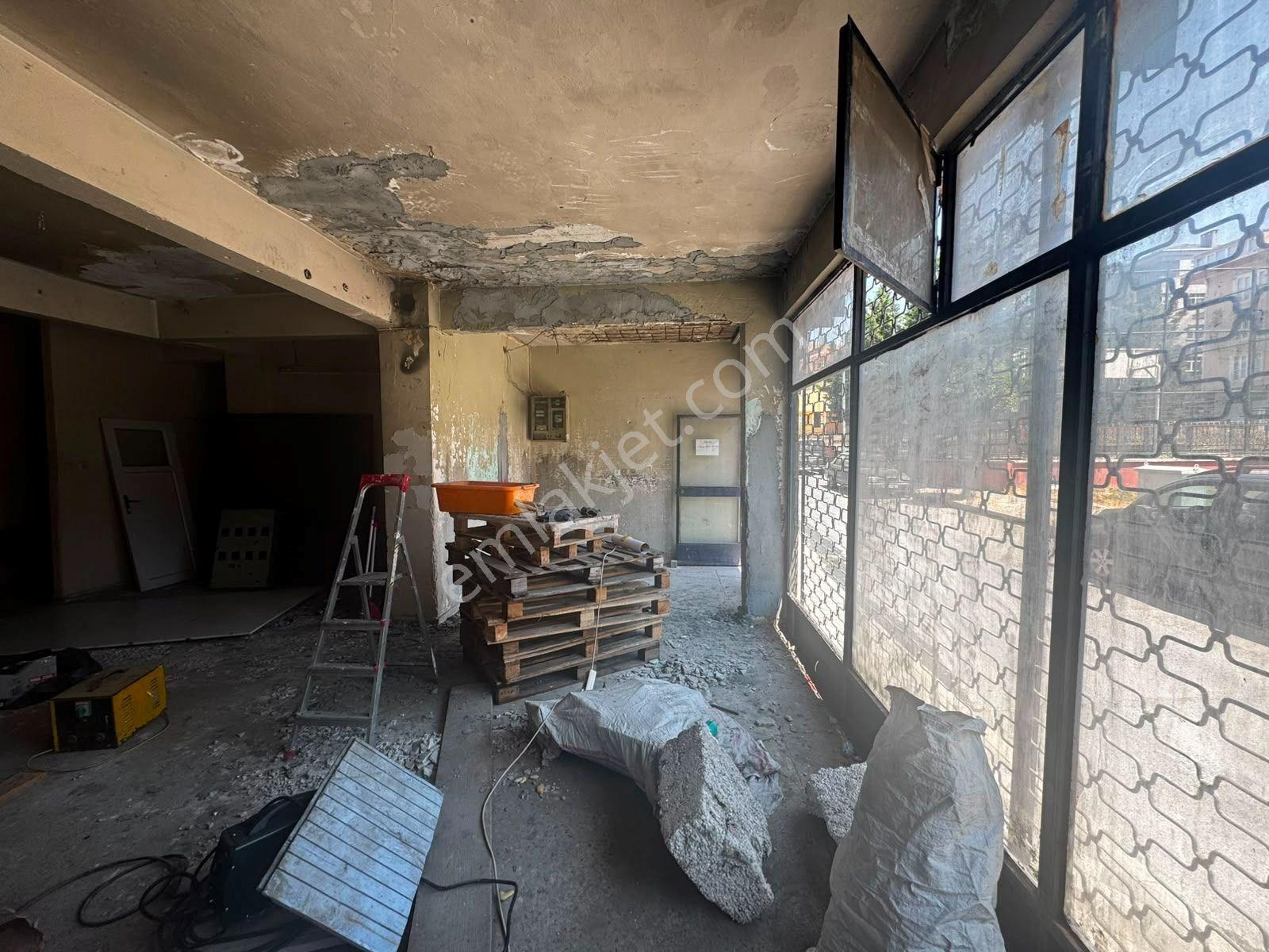 15 Temmuz Mah. Kiralık 75m² Dükkan - Tüm İhtiyaçlara Uygun! - Görsel 7