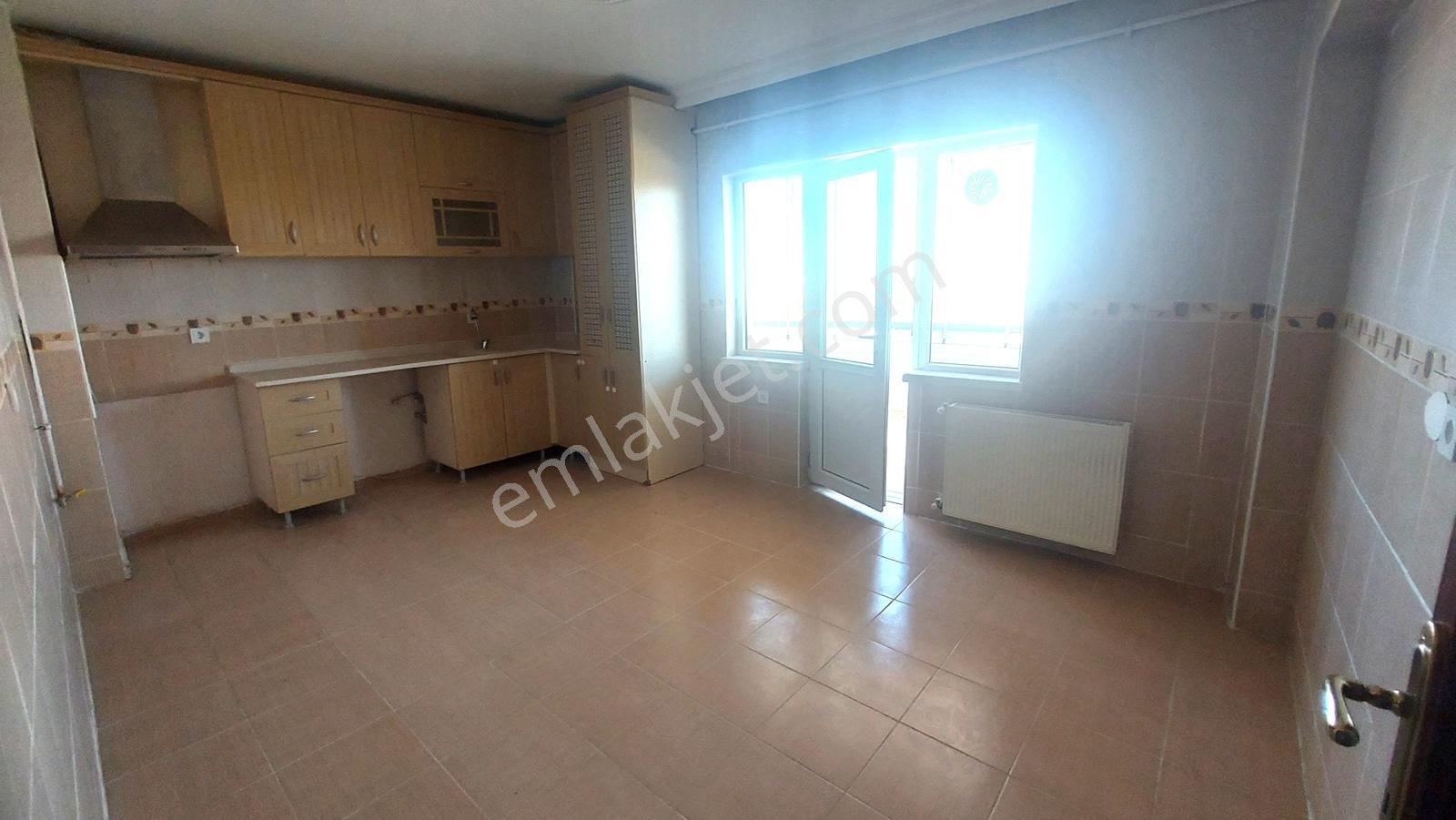 Bilişim Koleji Yakını Vadi Sitesinde 3+1 Kilerli Kiralık Daire
