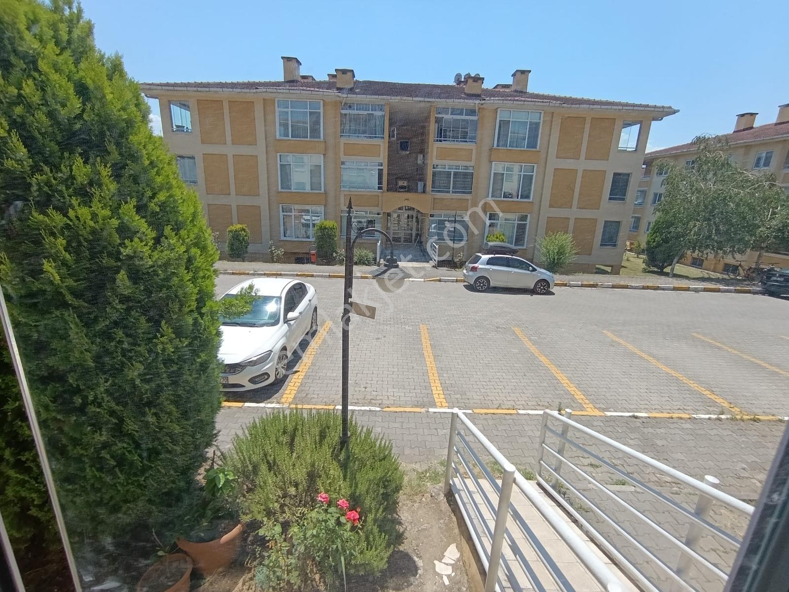 Kw Metsa'dan Memursen Sitesinde 3+1 Kiralık Daire - Görsel 13
