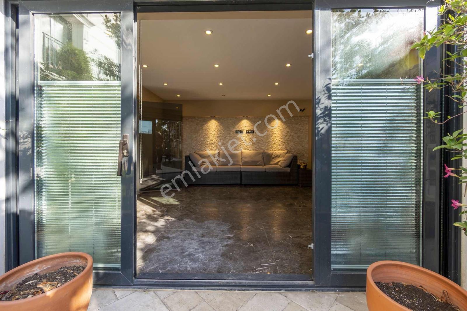 Remax Den Beylikdüzünde Eşsiz Ultra Lüx Satılık 8+2 Malikane - Görsel 23