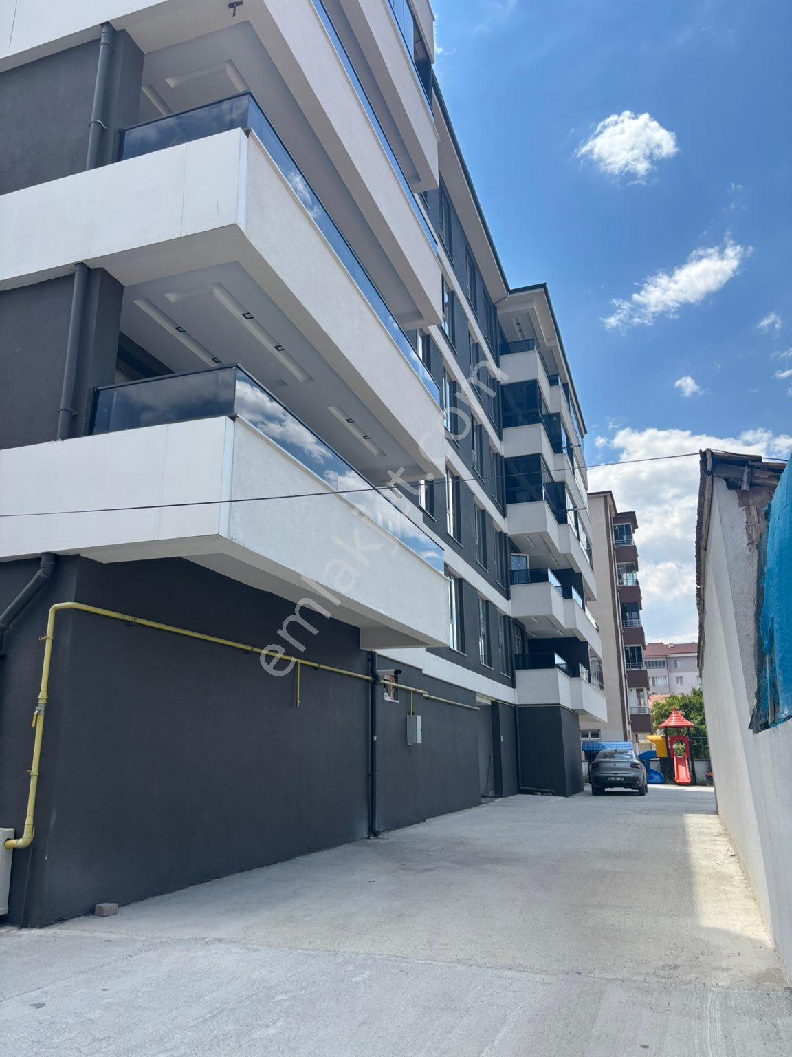 Güngör Emlaktan Agahefendi Asos Sitesinde Satılık 2+1 Daire