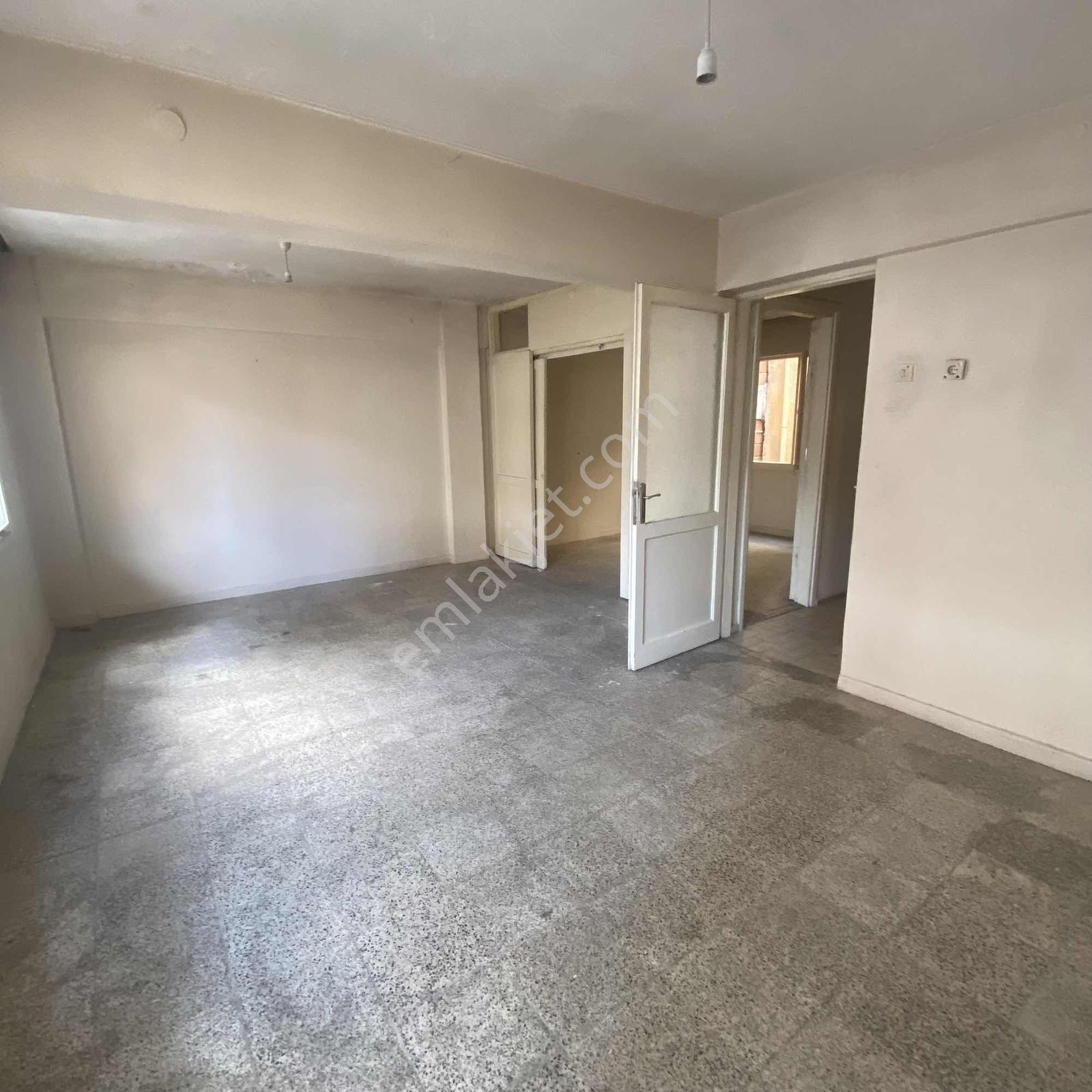 Cumhuriyet Mahallesinde 3+1 Hesaplı Daire - Görsel 8