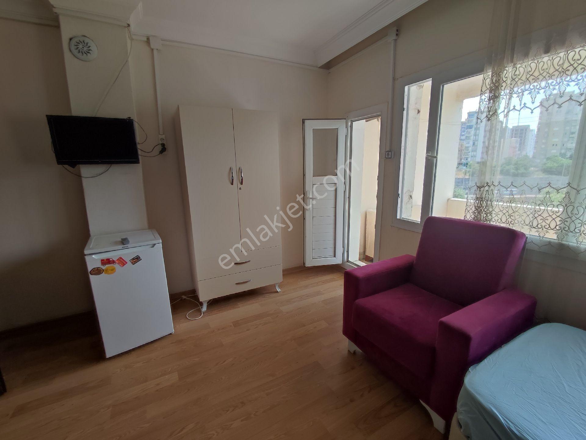 Beyaz Evler Mahallesi Eşyalı Daire Geniş Oturumlu 1+0 - Görsel 2