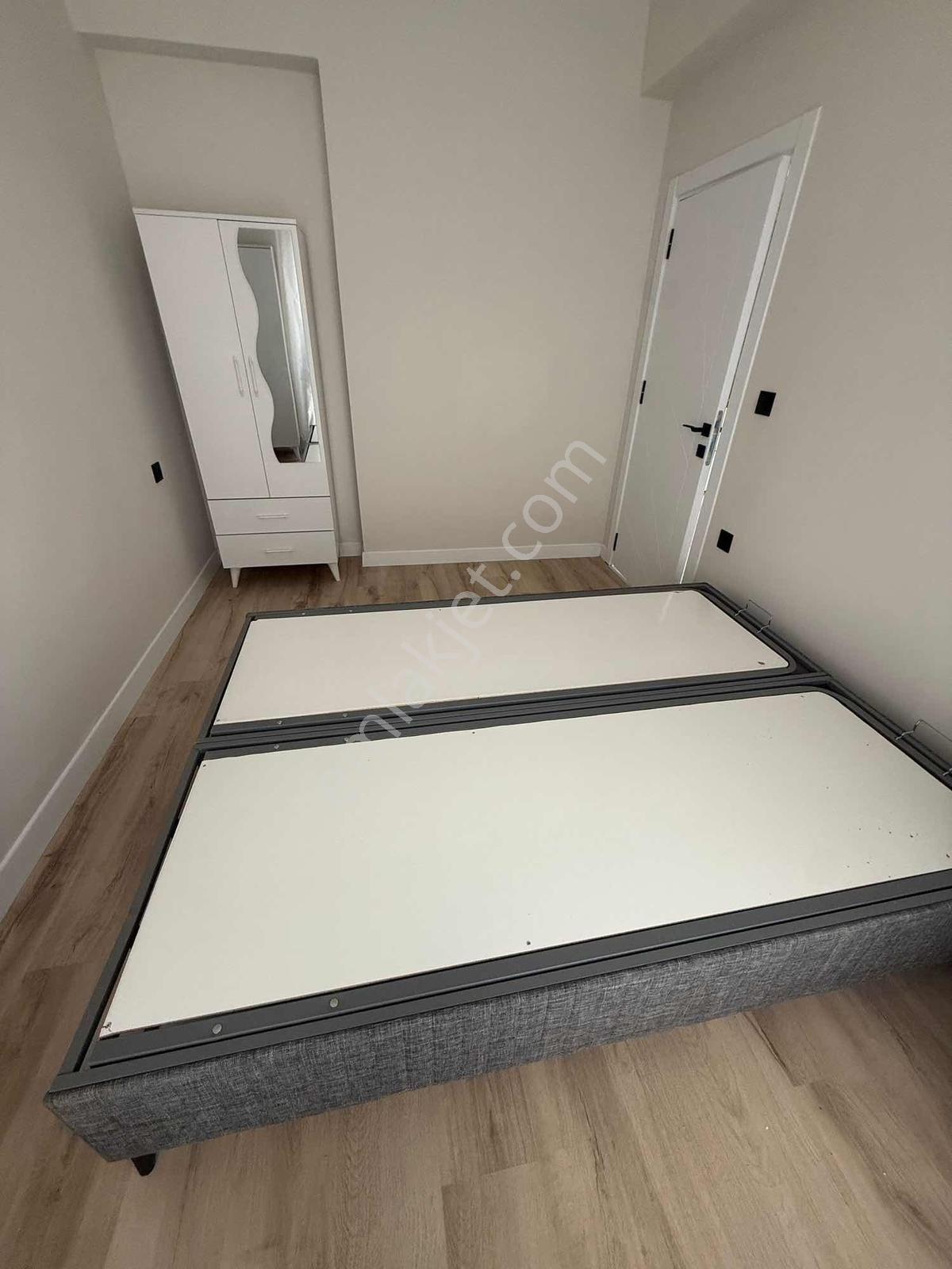 Uysal Glorıa'da Havuz Cephe Kiralık Sıfır Eşyalı 1+1 Daire - Görsel 17