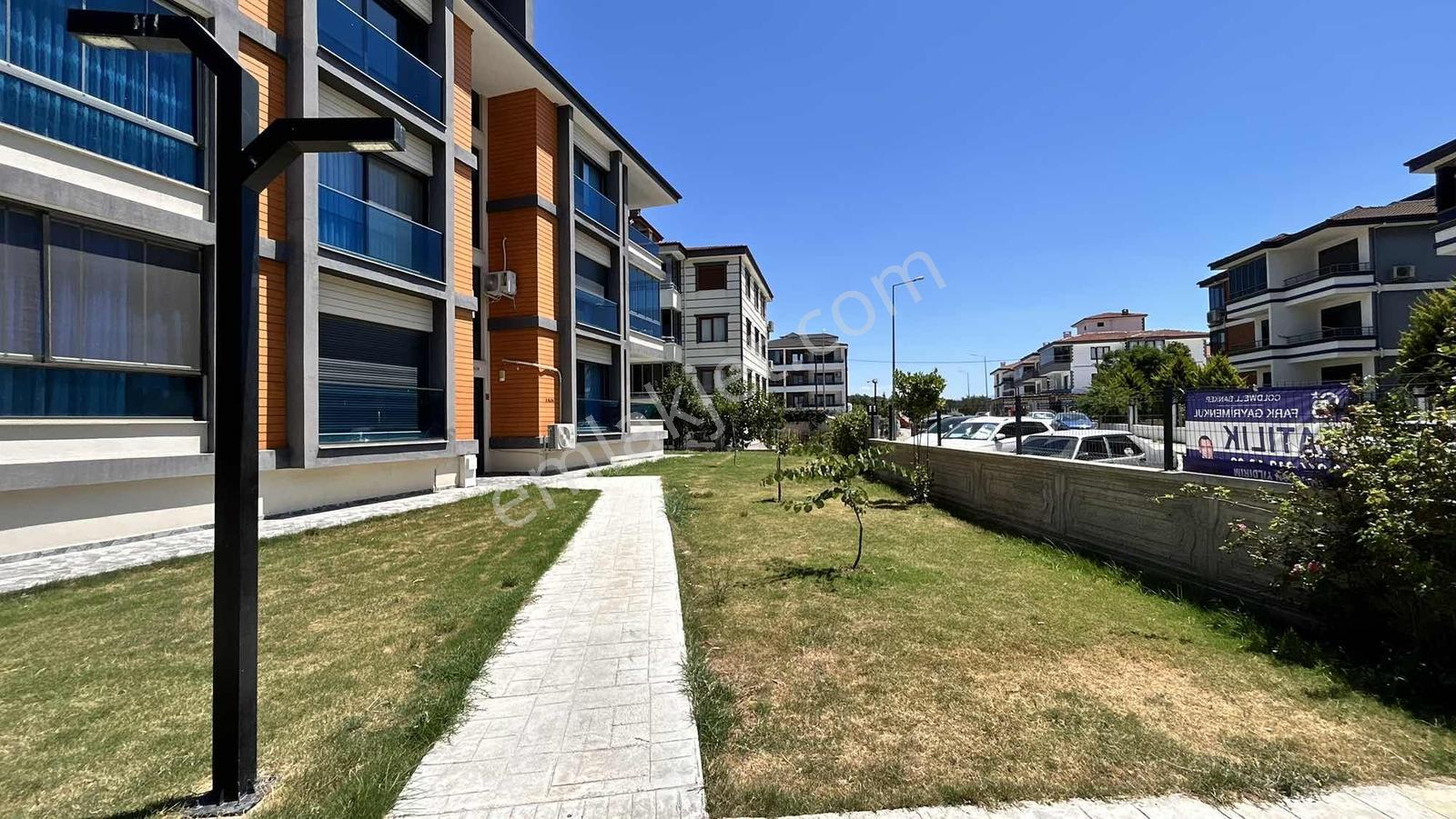 Ayvalık 150 Evler Mahallesin'de Havuzlu Satılık 3+1 Daire - Görsel 5