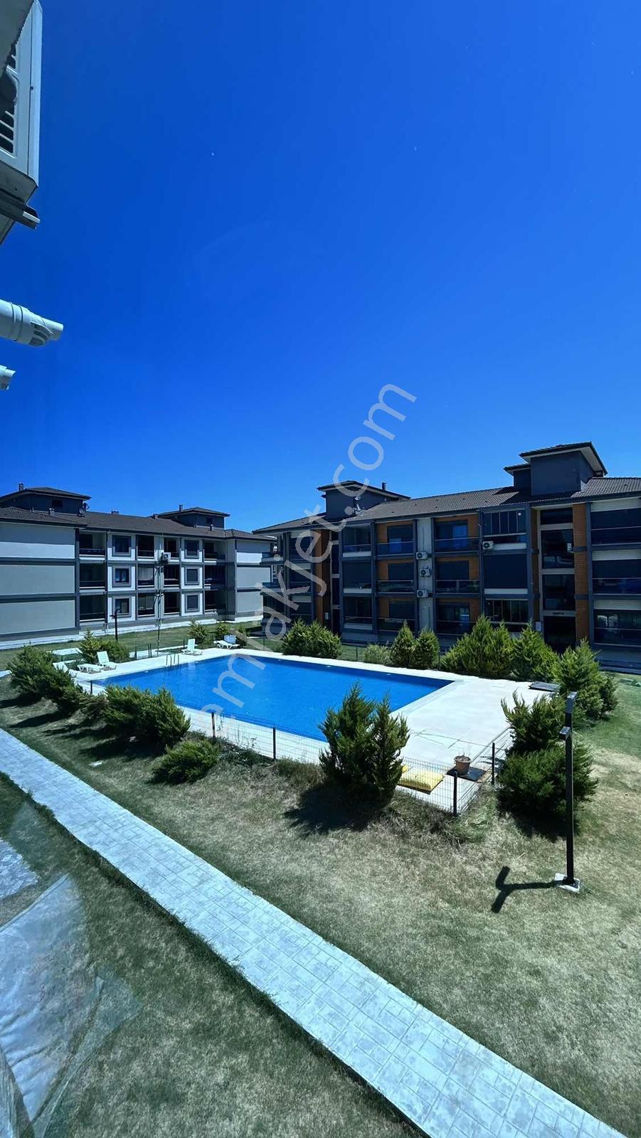 Ayvalık 150 Evler Mahallesin'de Havuzlu Satılık 3+1 Daire - Görsel 24