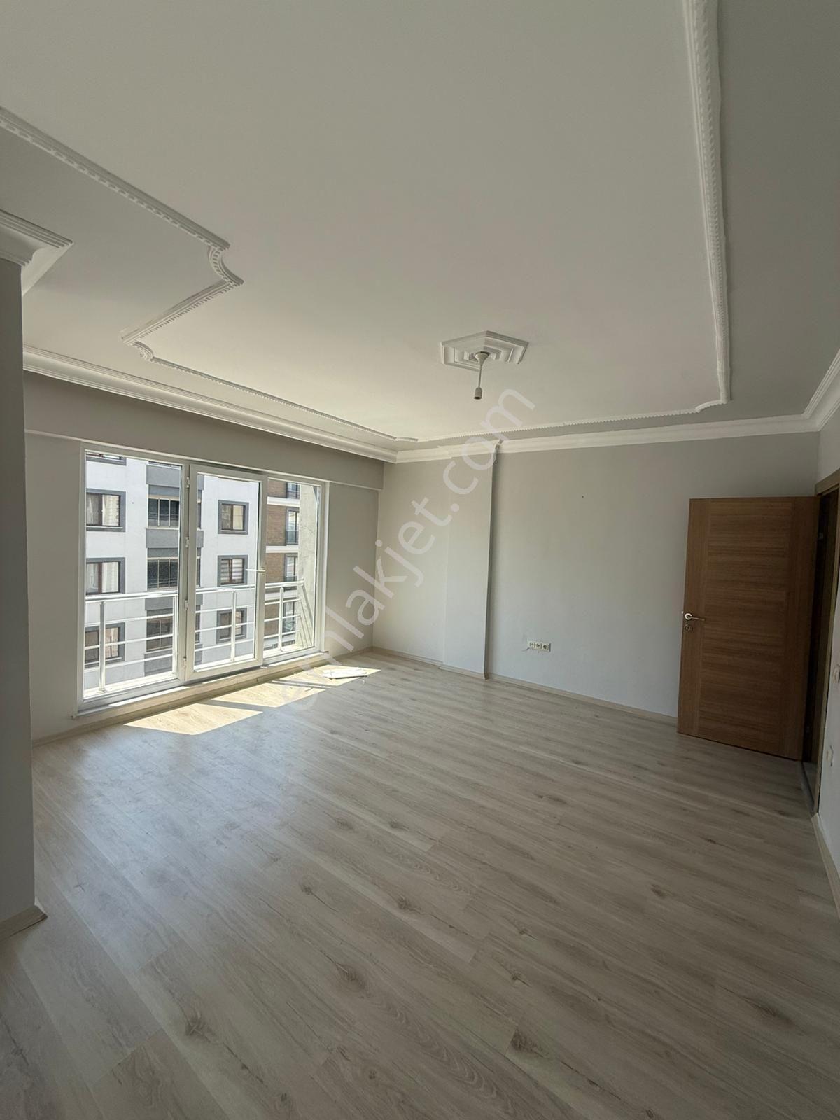 100. Yıl Mahallesi'nde Ferah Balkonlu 2+1 Kiralık Daire - Görsel 4
